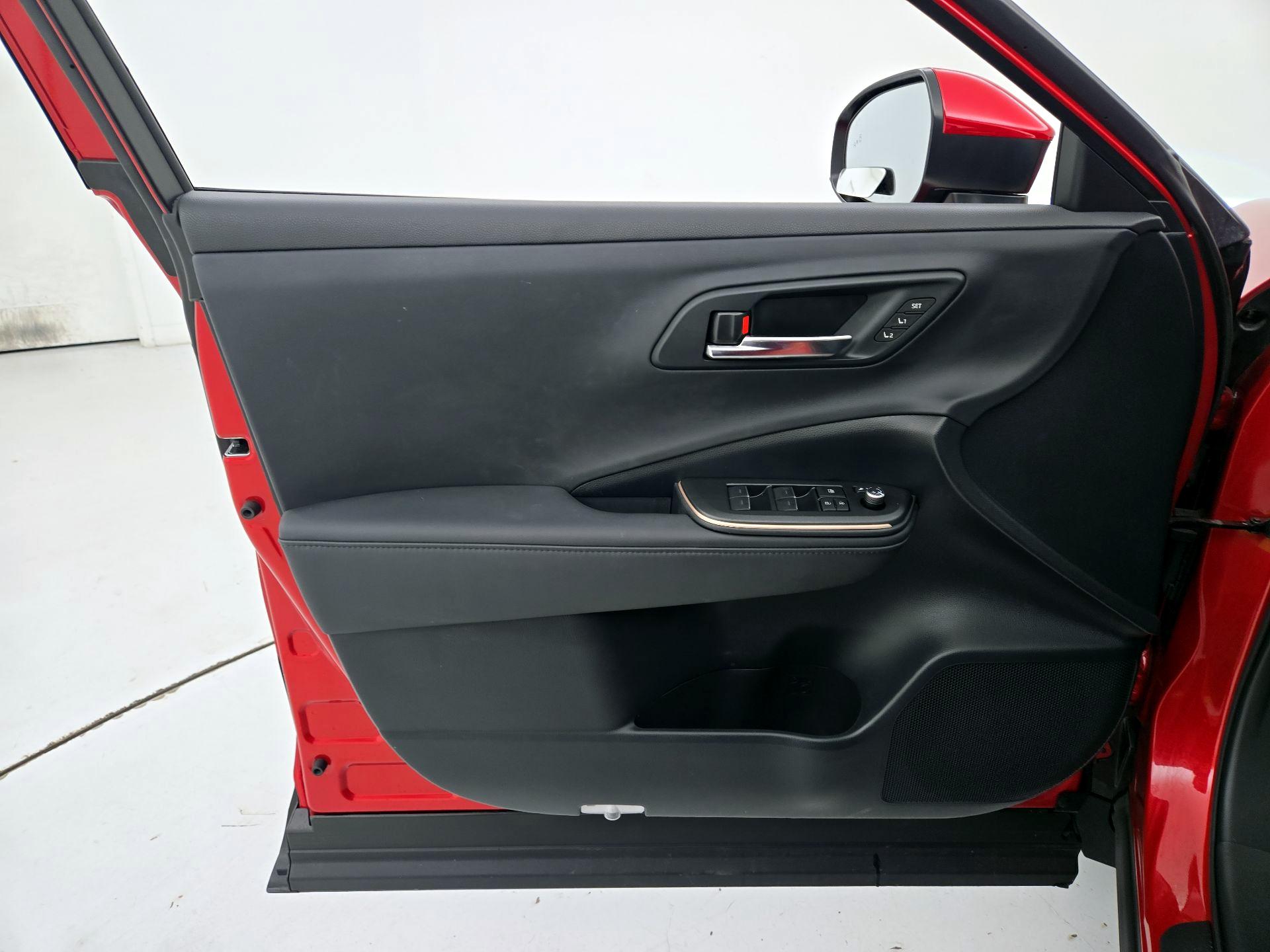 Thumbnail: 2023 Toyota Crown - 12