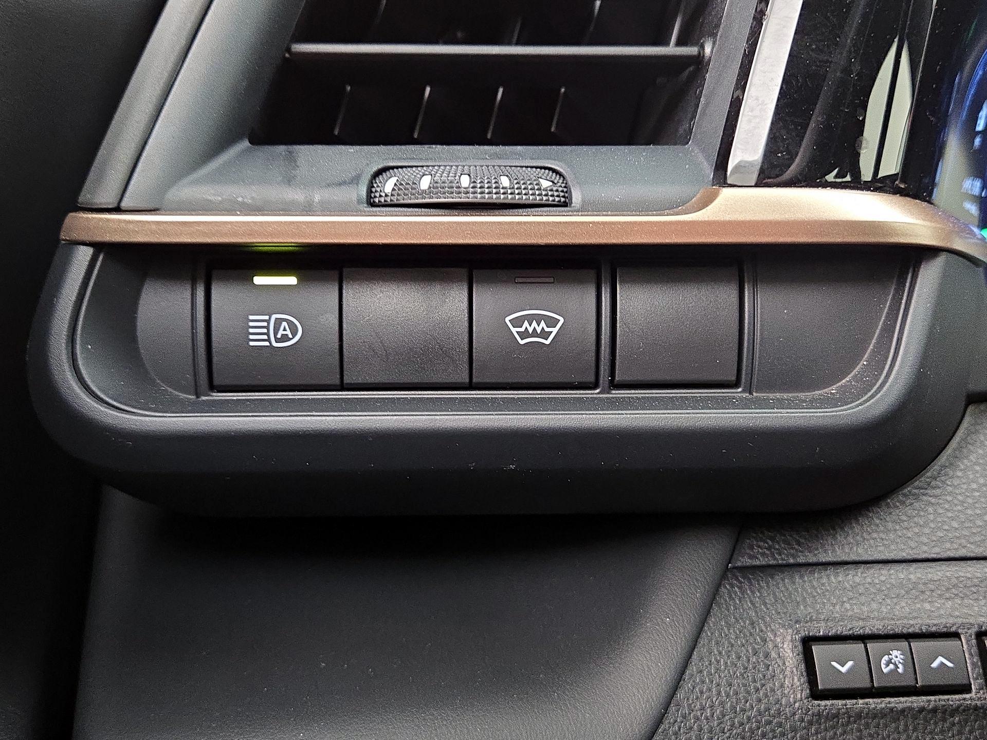 Thumbnail: 2023 Toyota Crown - 13