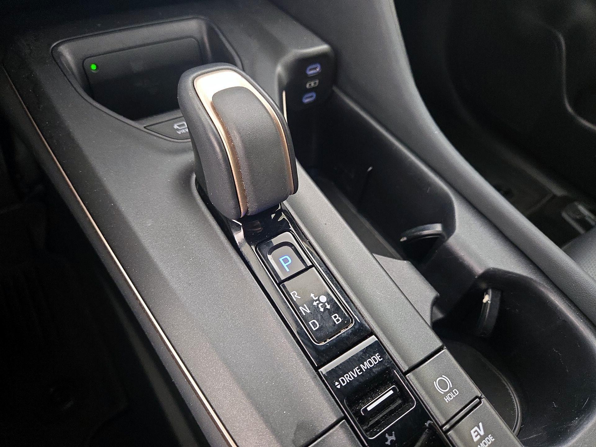 Thumbnail: 2023 Toyota Crown - 18