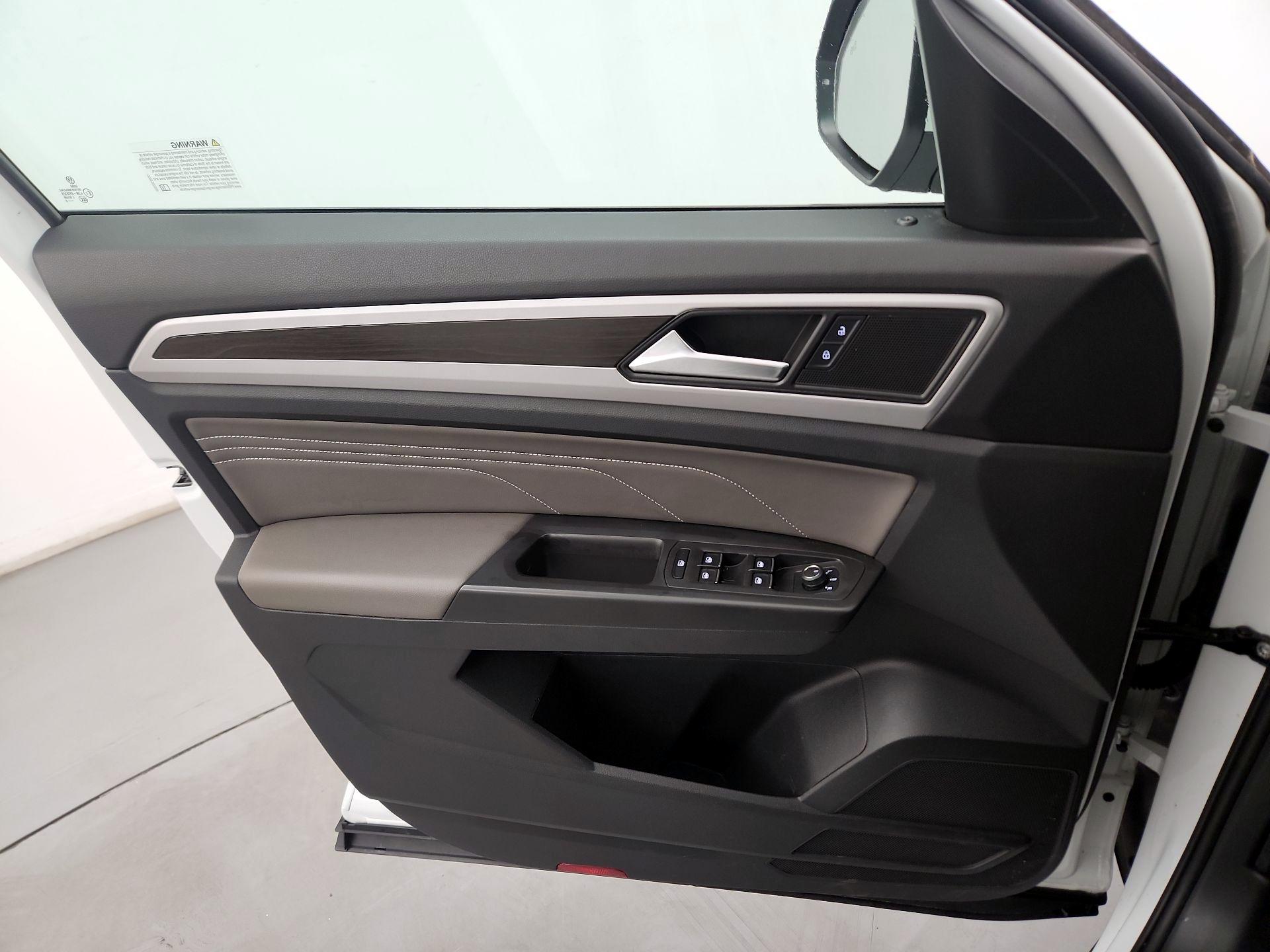 Thumbnail: 2023 Volkswagen Atlas - 12