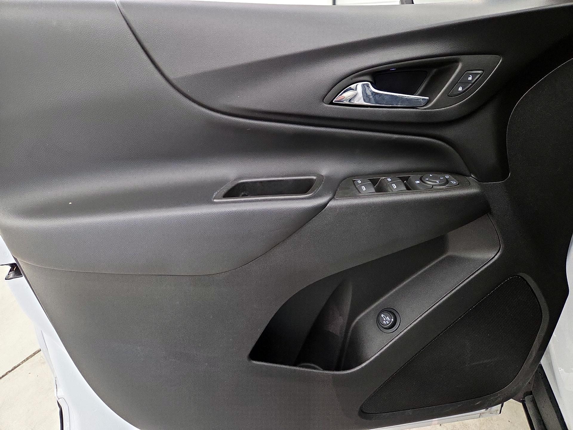 Thumbnail: 2022 Chevrolet Equinox - 12