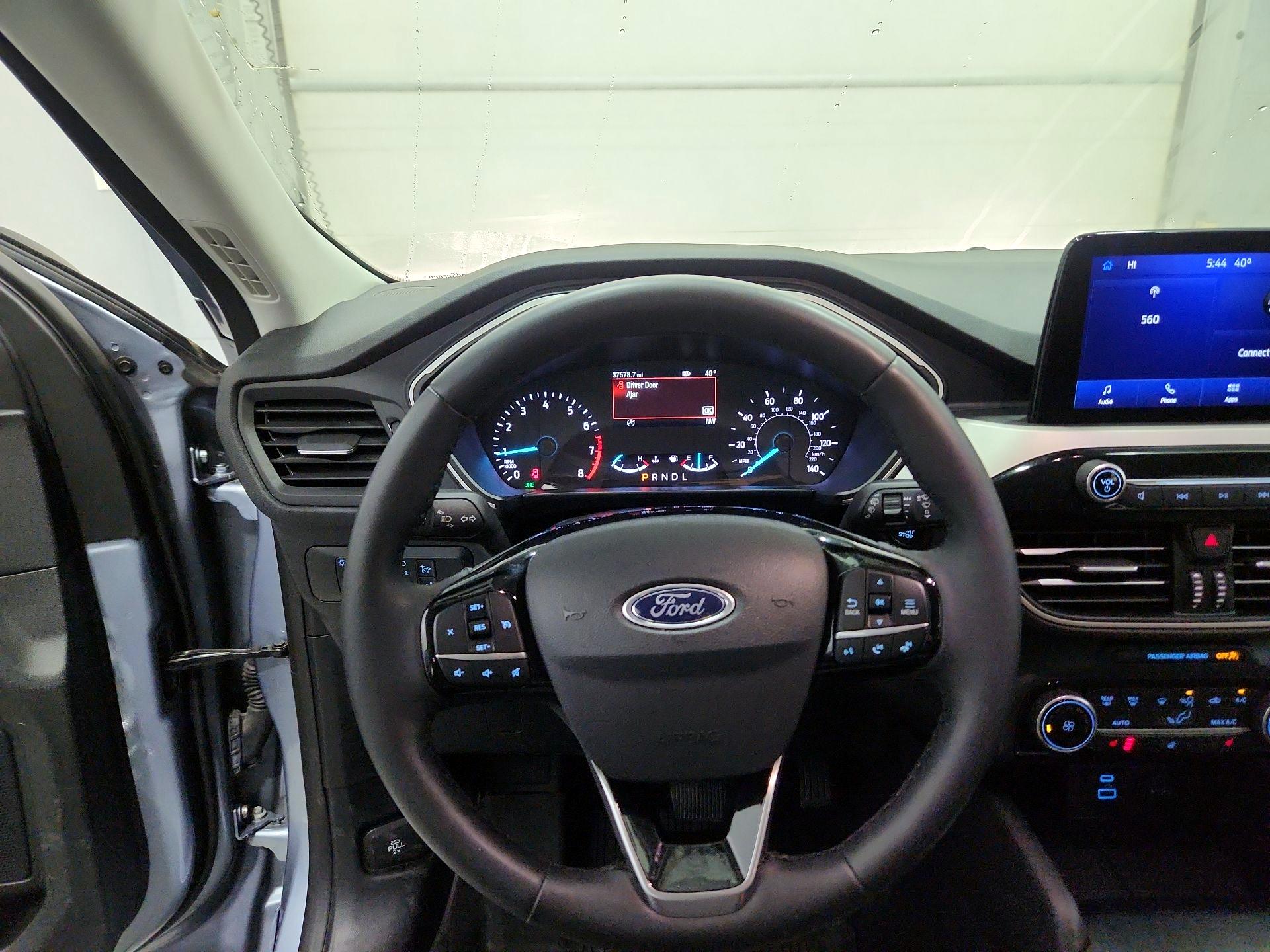 Thumbnail: 2022 Ford Escape - 10