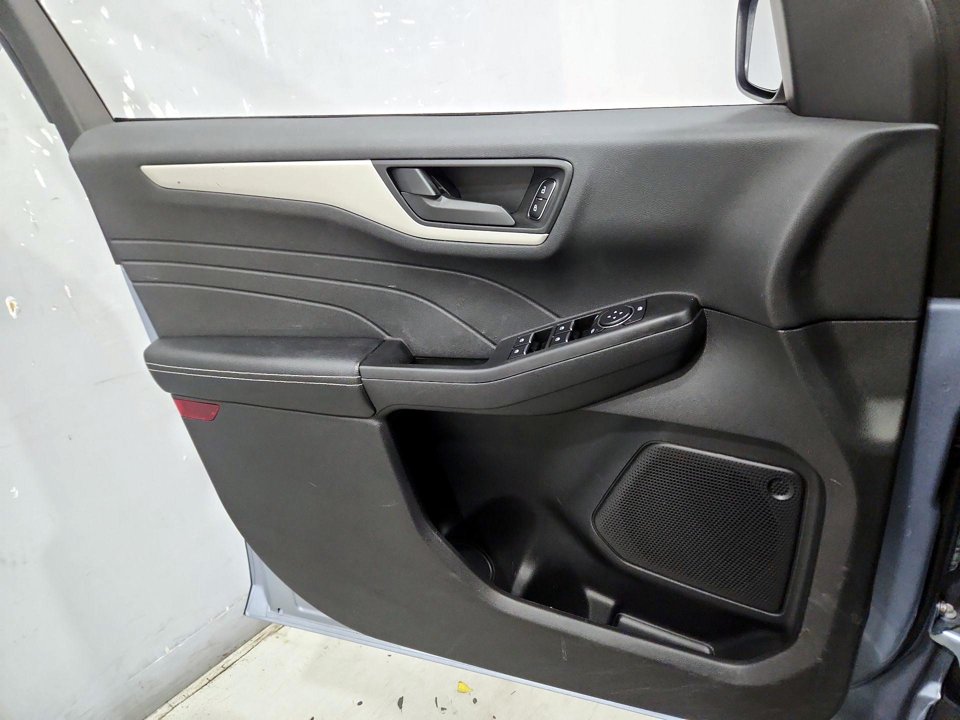 Thumbnail: 2022 Ford Escape - 12