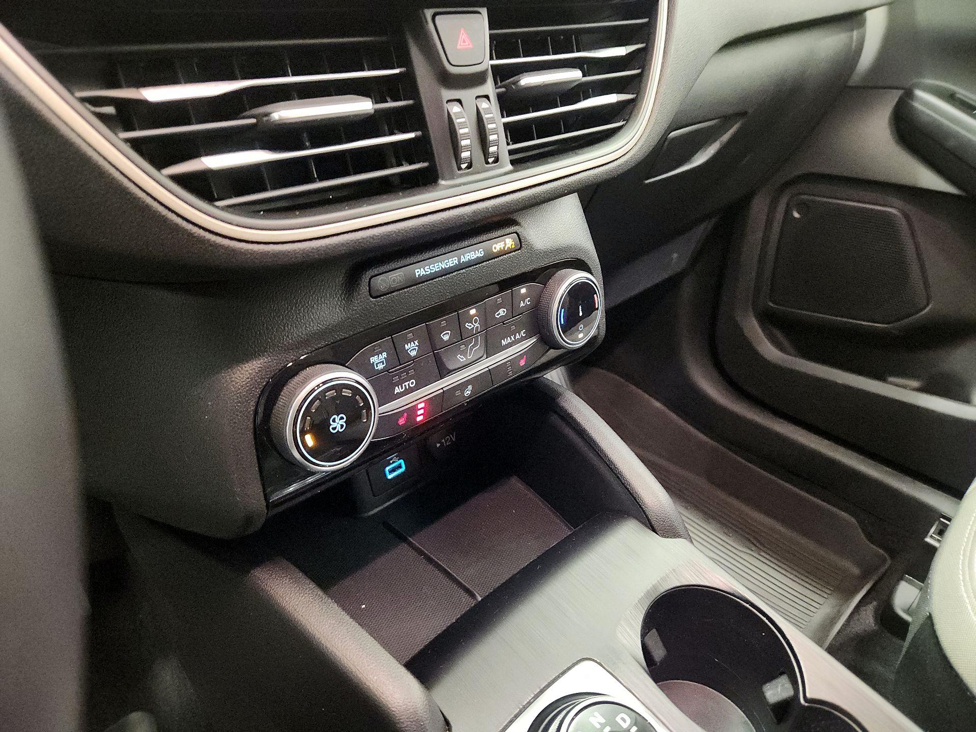 Thumbnail: 2022 Ford Escape - 16