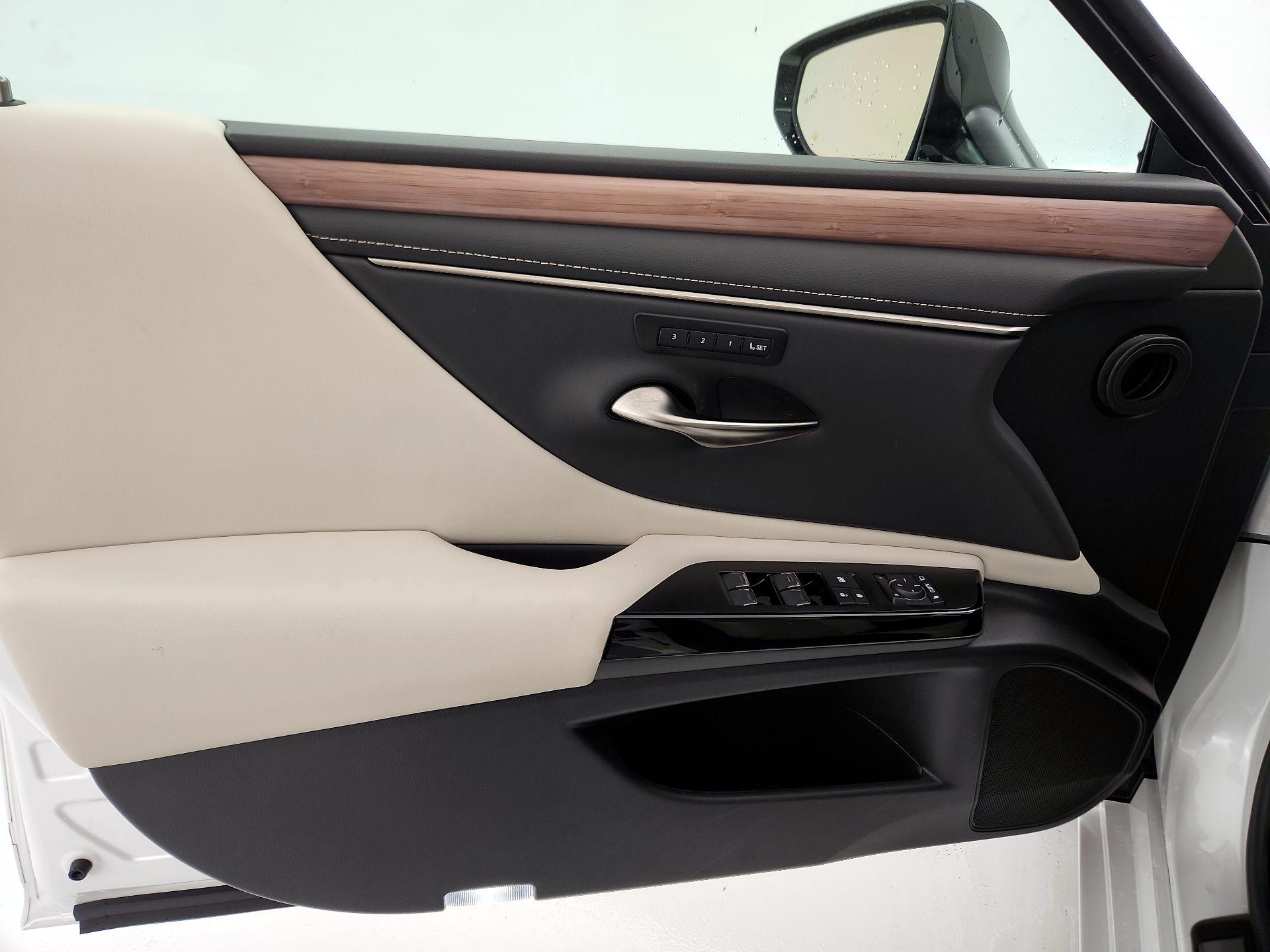 Thumbnail: 2023 Lexus ES - 12