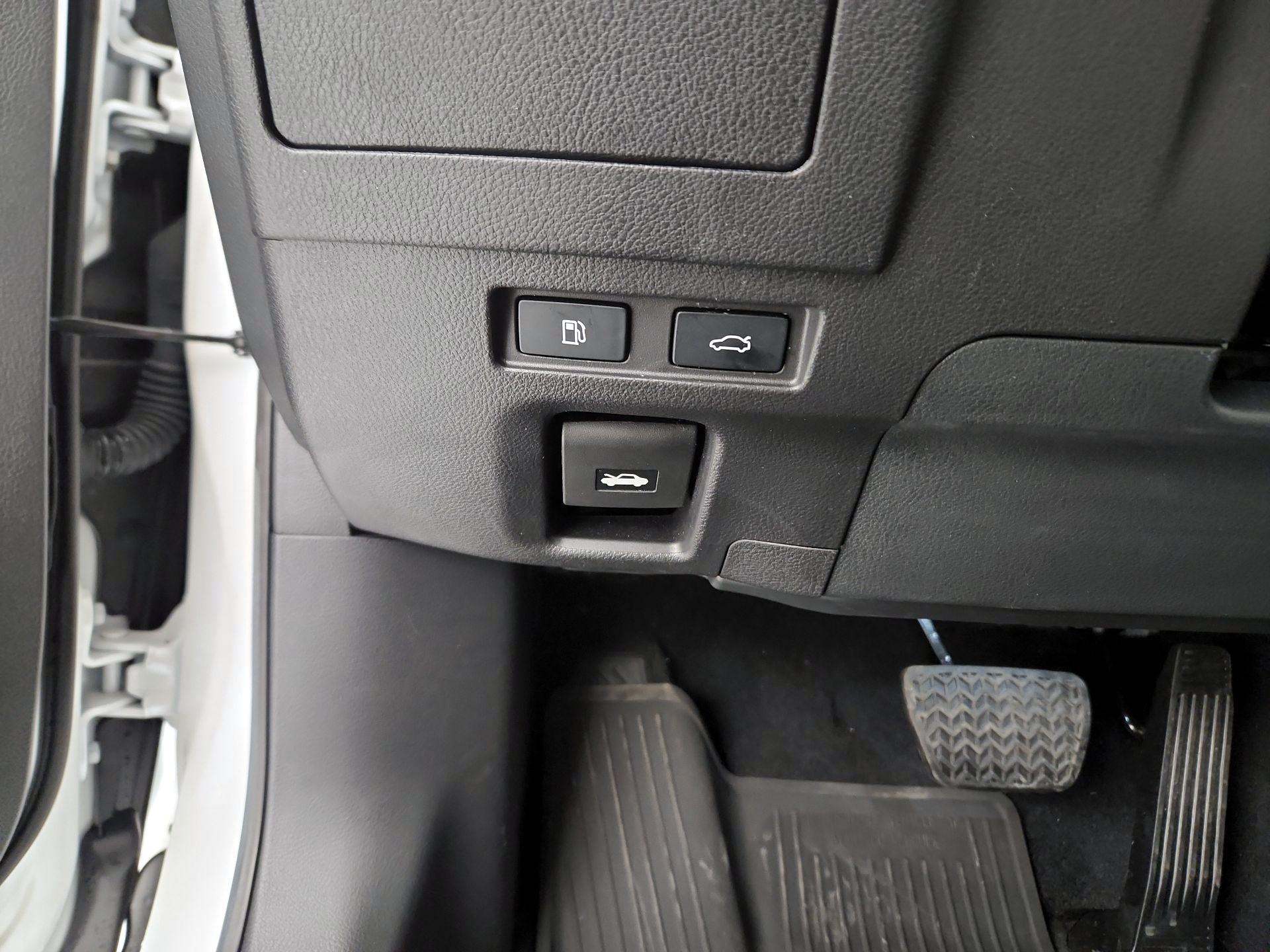 Thumbnail: 2023 Lexus ES - 13