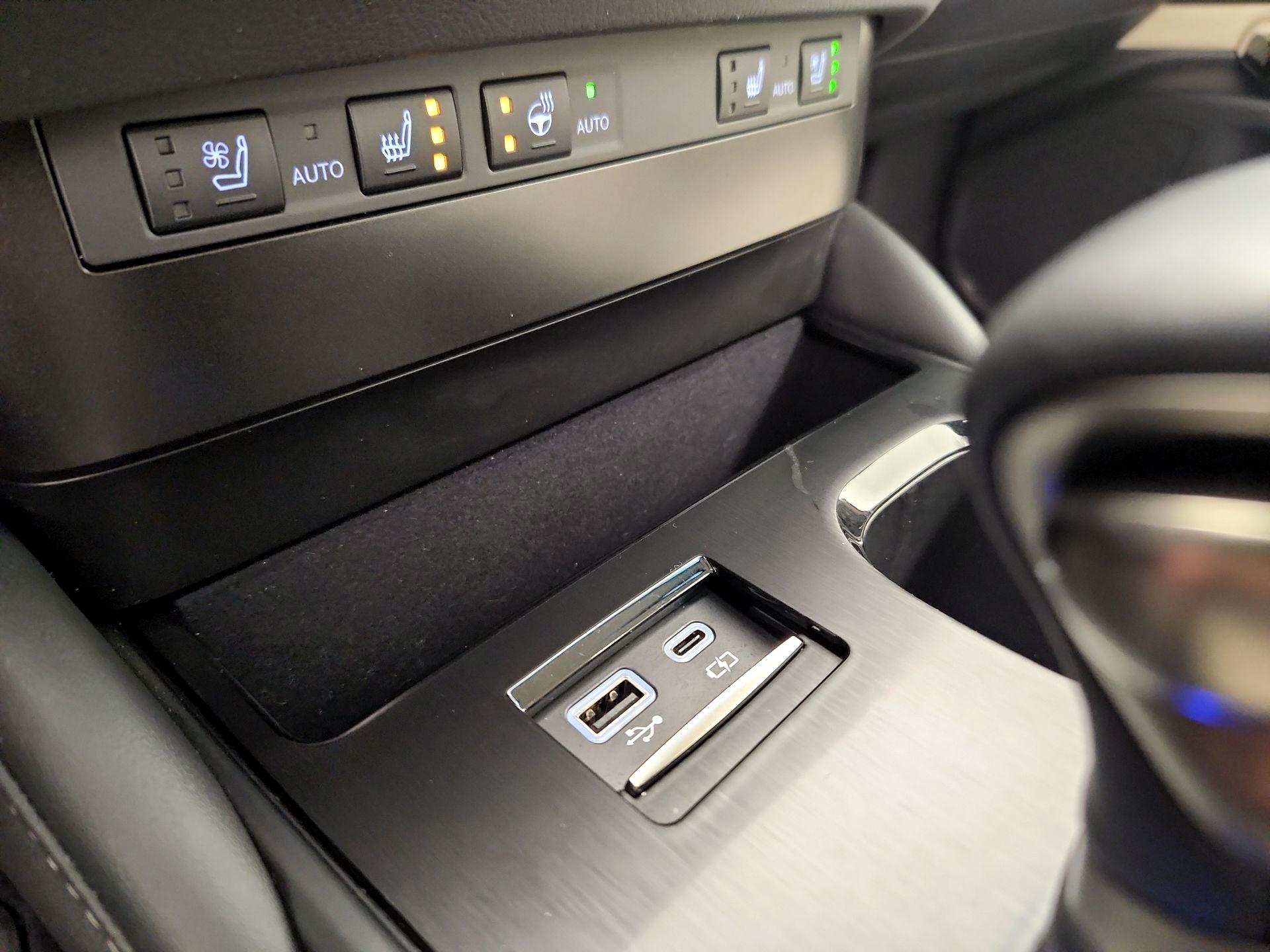 Thumbnail: 2023 Lexus ES - 18