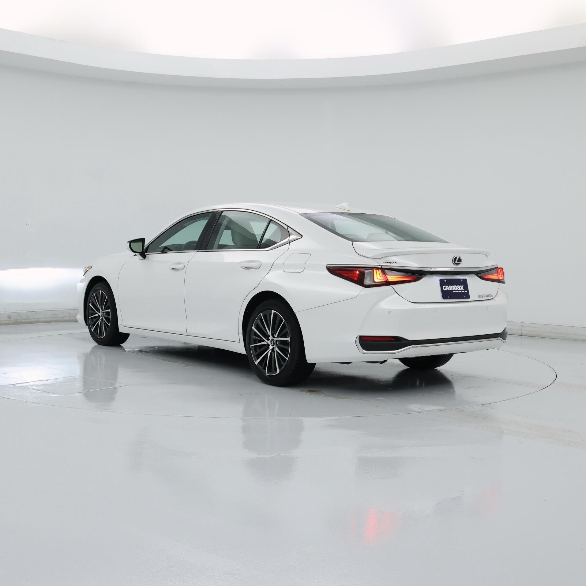 Thumbnail: 2023 Lexus ES - 2