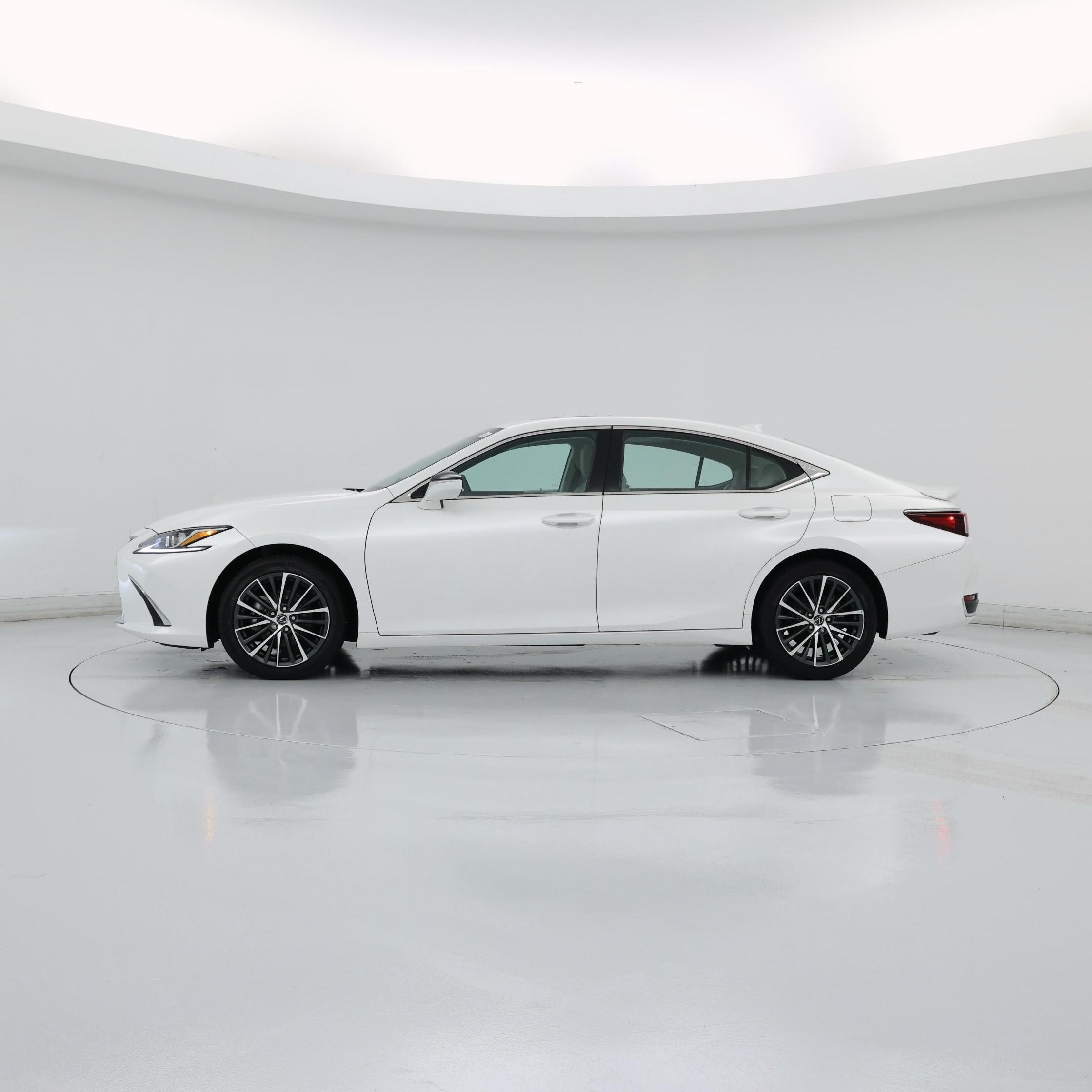 Thumbnail: 2023 Lexus ES - 3