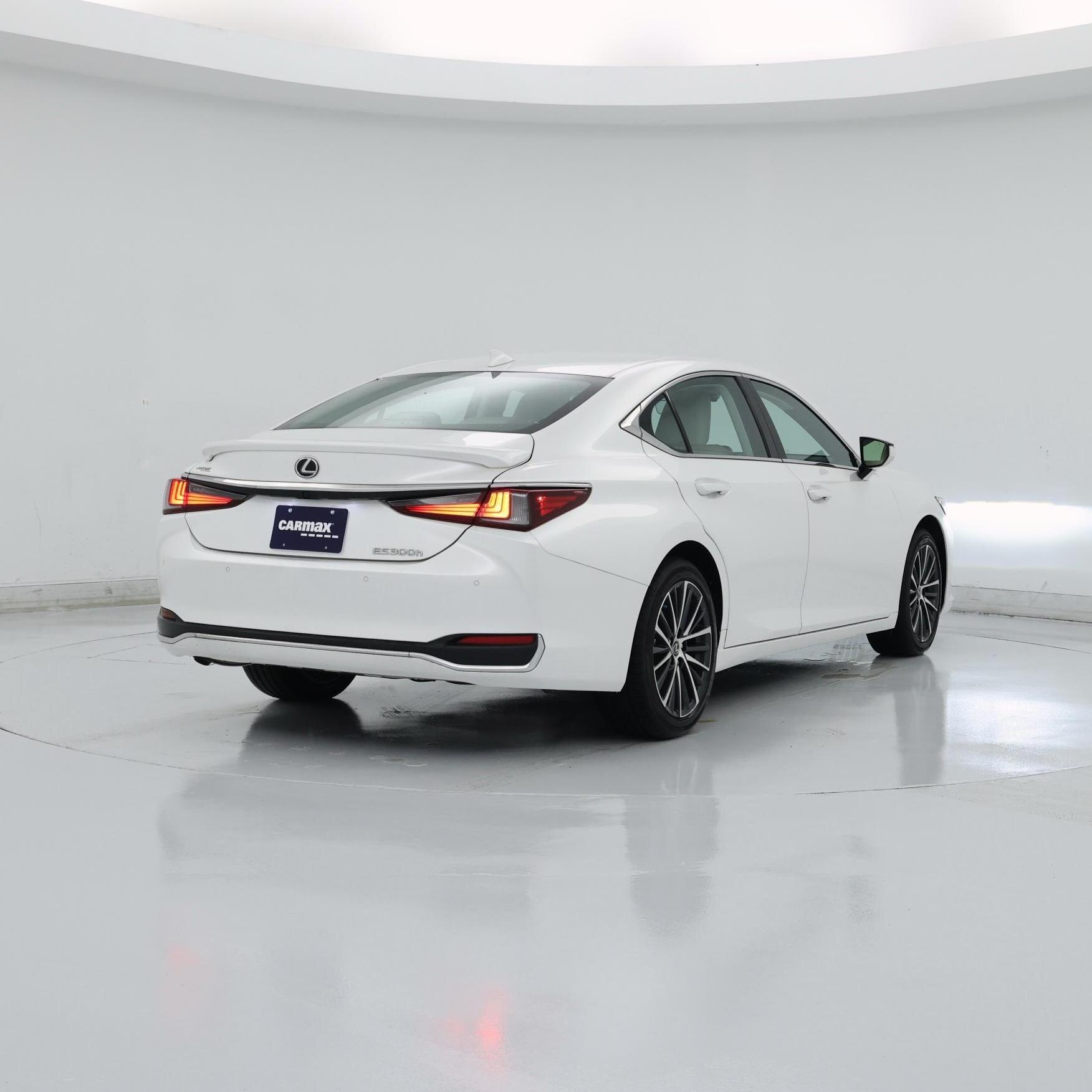 Thumbnail: 2023 Lexus ES - 8