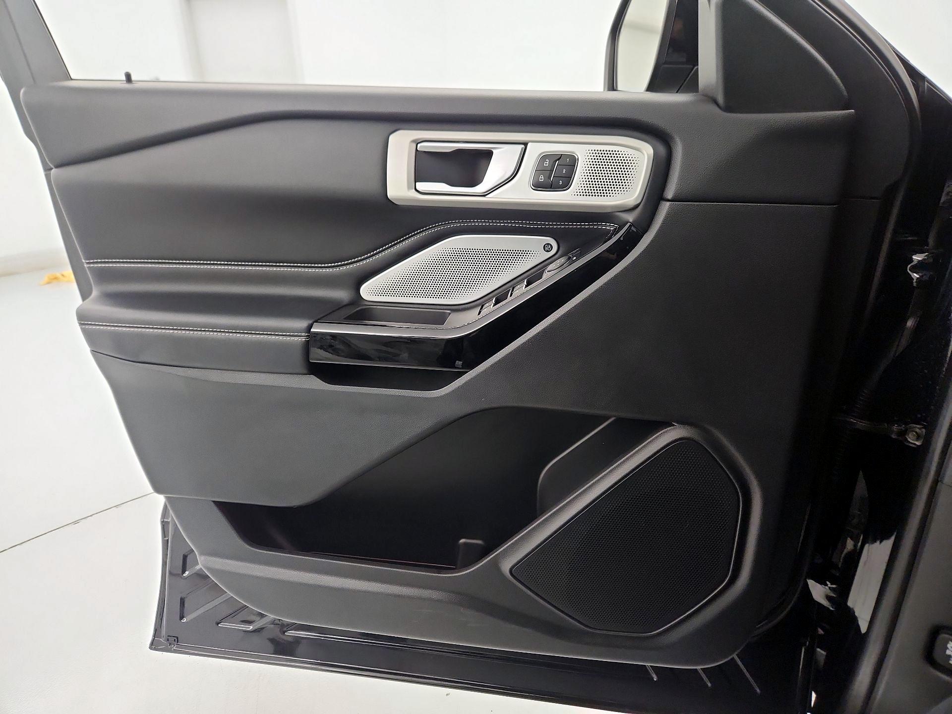 Thumbnail: 2022 Ford Explorer - 12