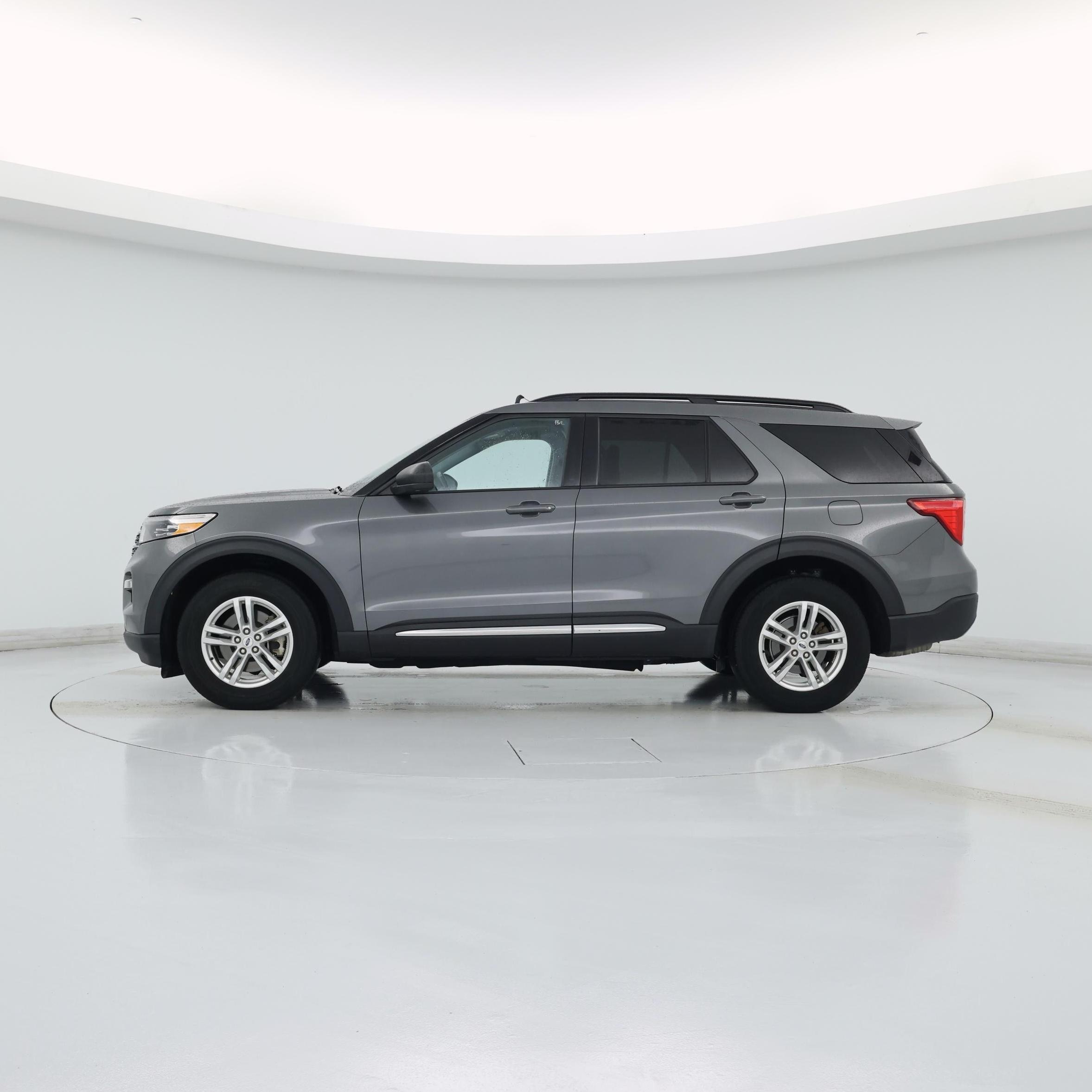 Thumbnail: 2022 Ford Explorer - 3