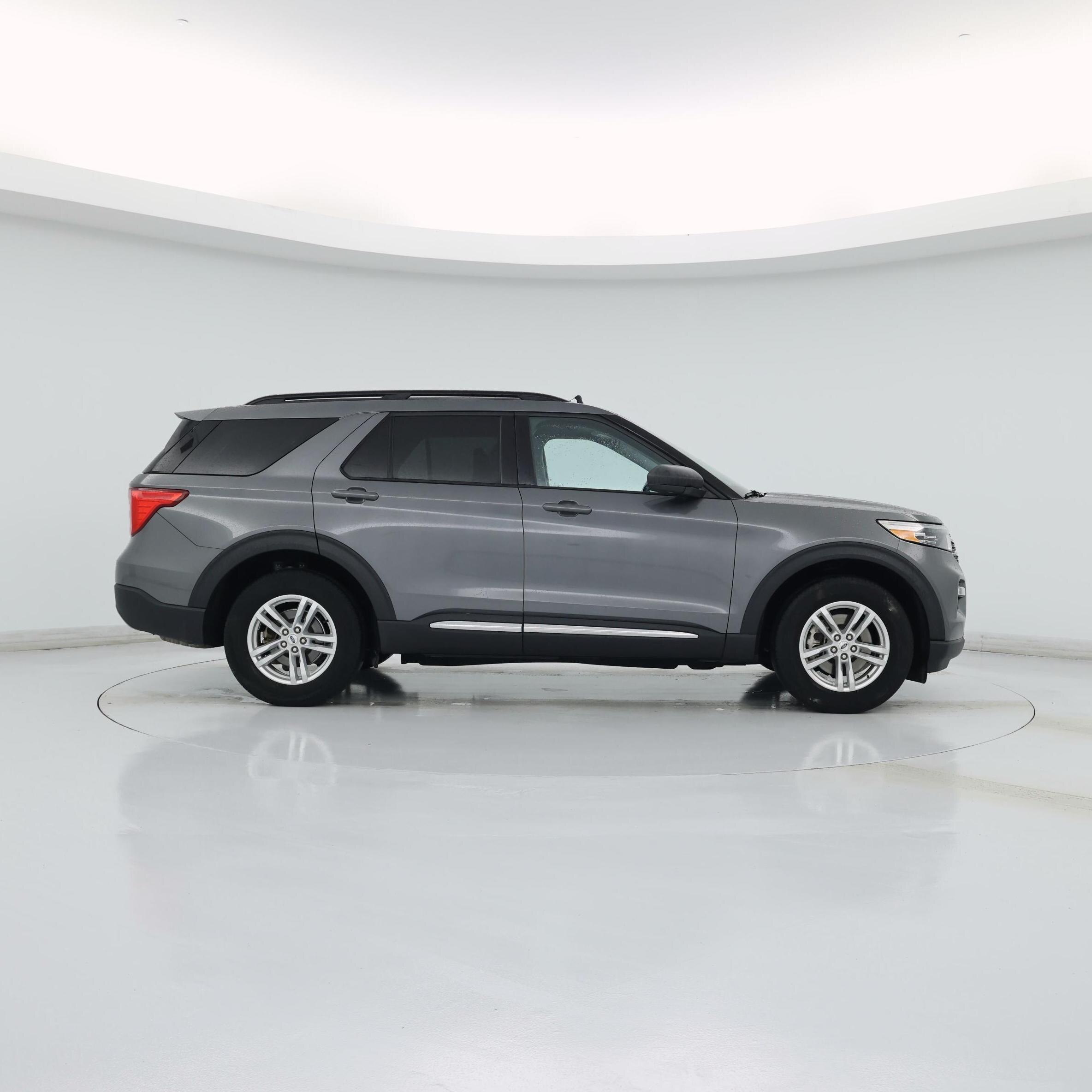 Thumbnail: 2022 Ford Explorer - 7