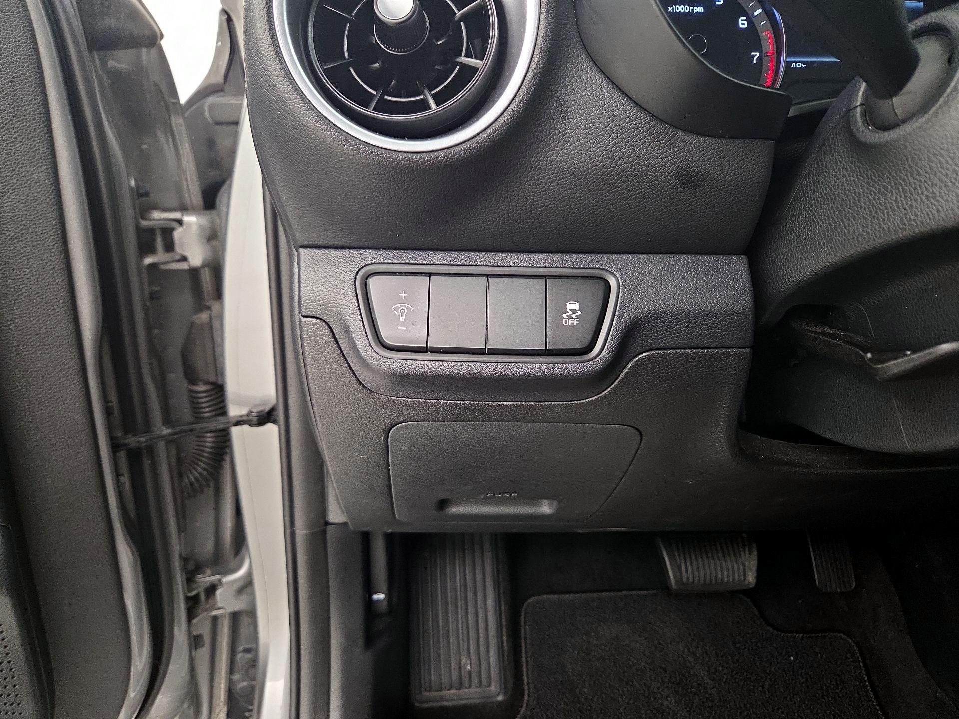 Thumbnail: 2022 Kia Forte - 13