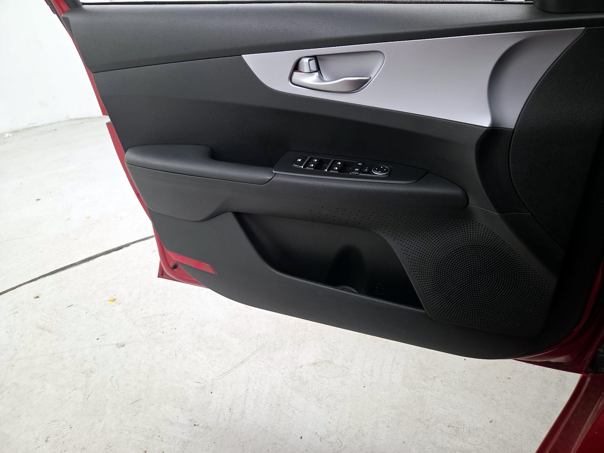 Thumbnail: 2024 Kia Forte - 12