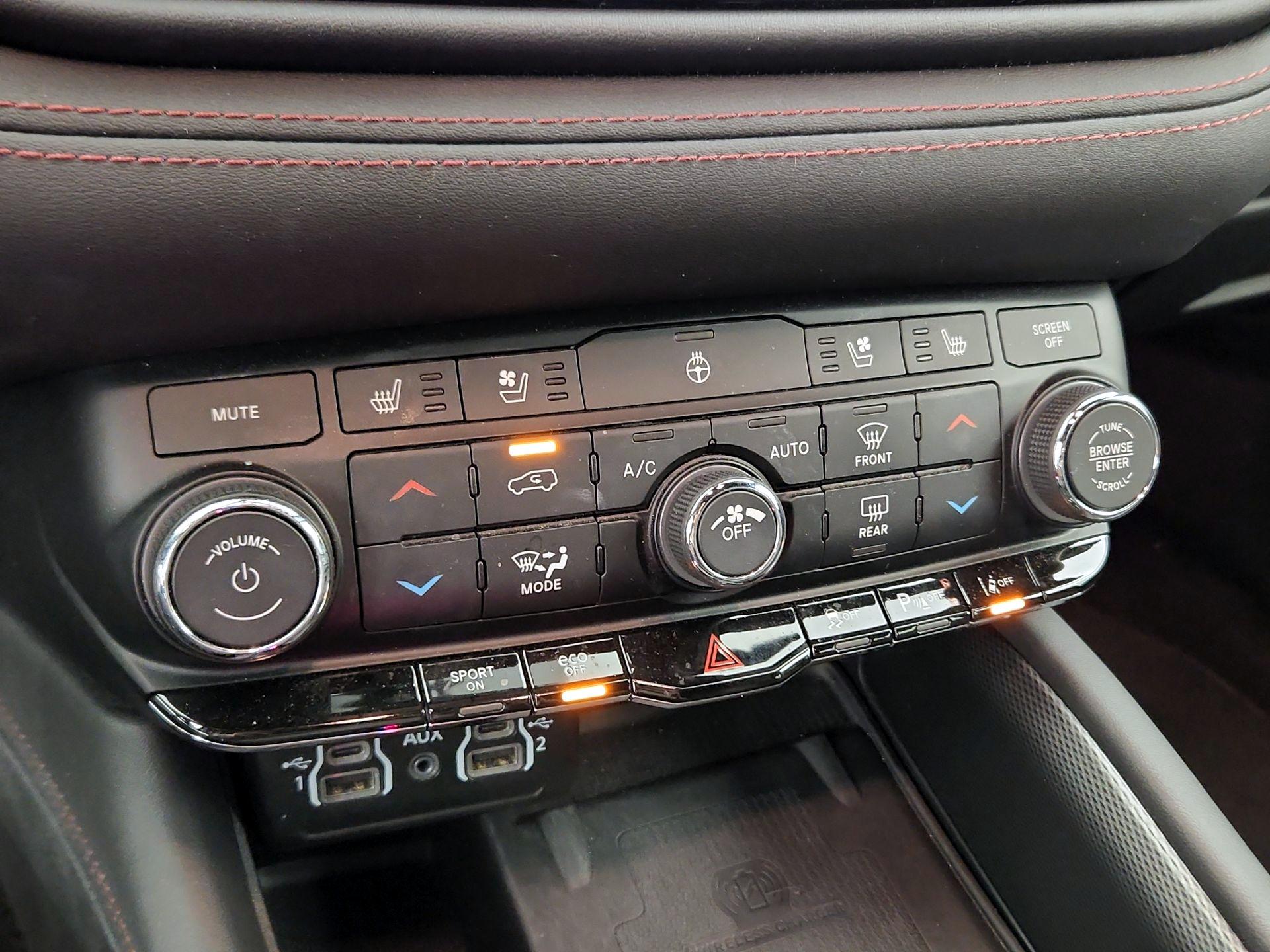 Thumbnail: 2022 Dodge Durango - 16