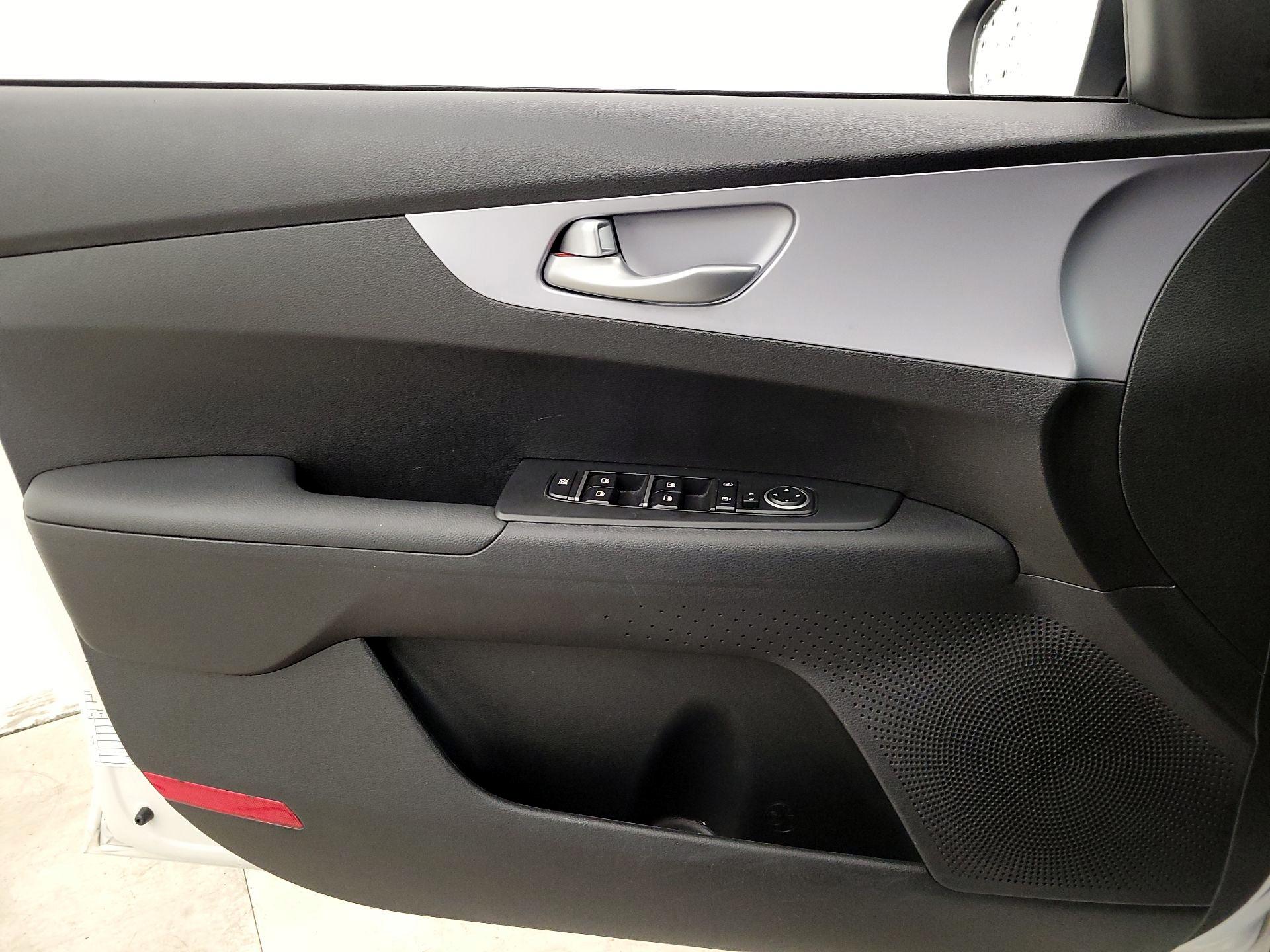 Thumbnail: 2024 Kia Forte - 12