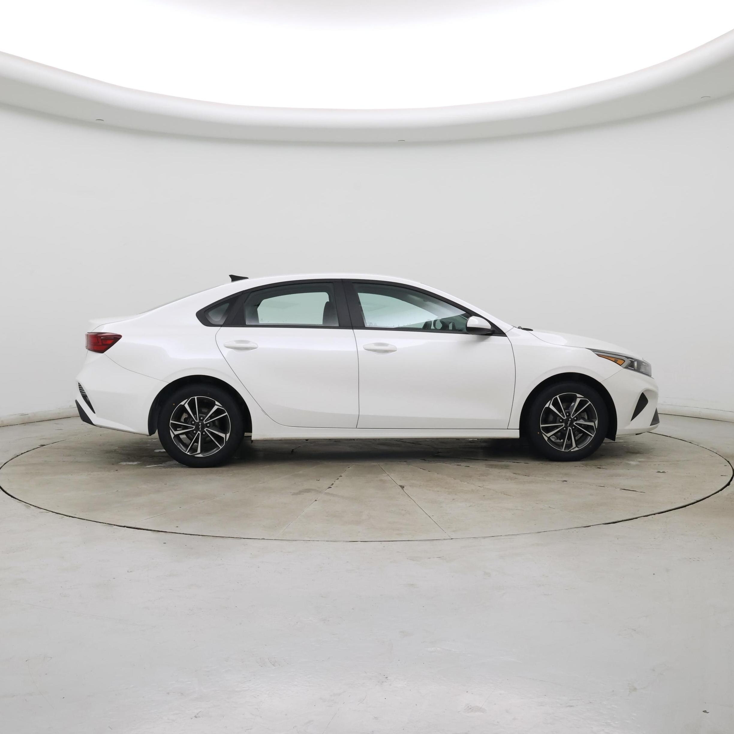 Thumbnail: 2024 Kia Forte - 7