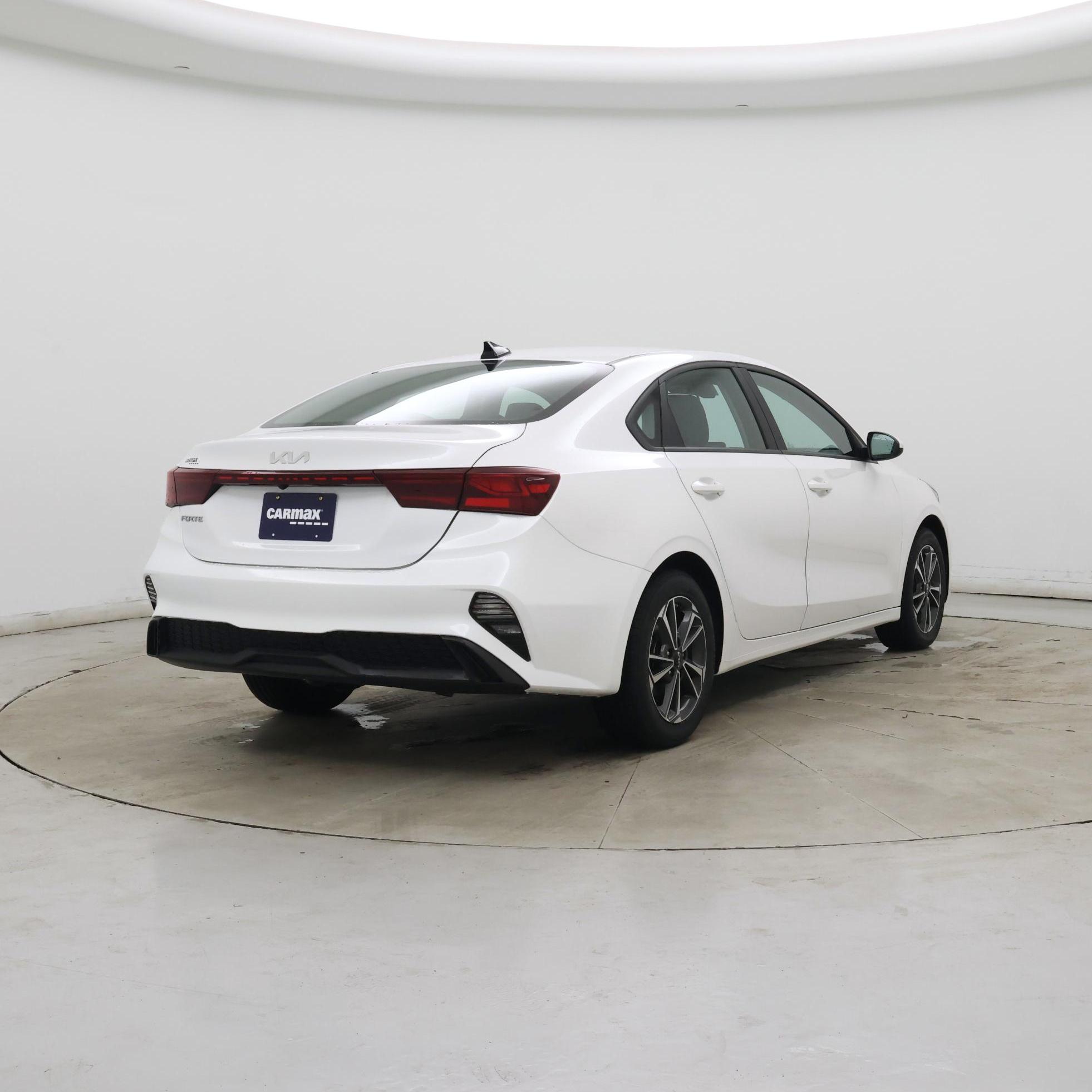 Thumbnail: 2024 Kia Forte - 8