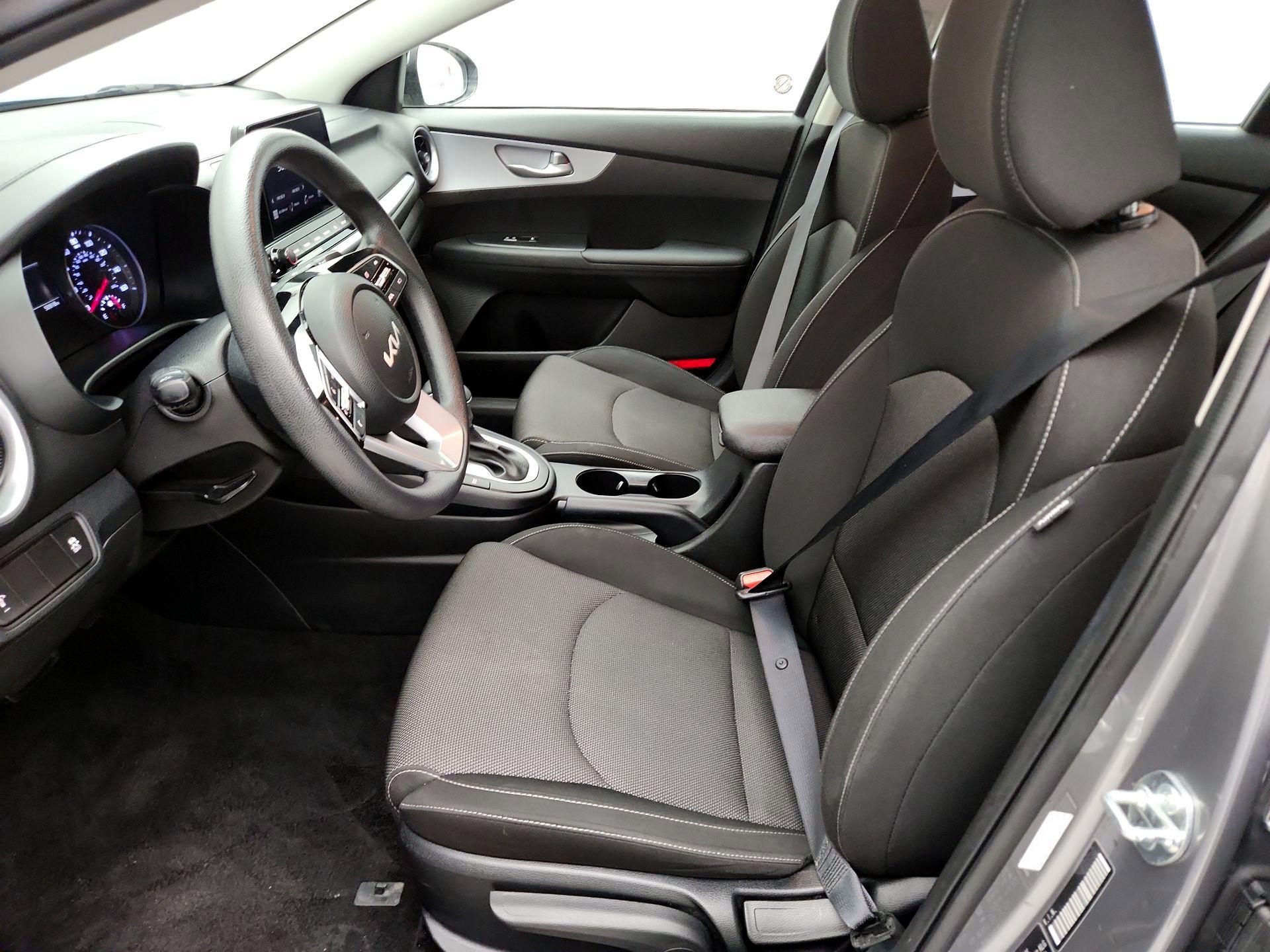 Thumbnail: 2024 Kia Forte - 11