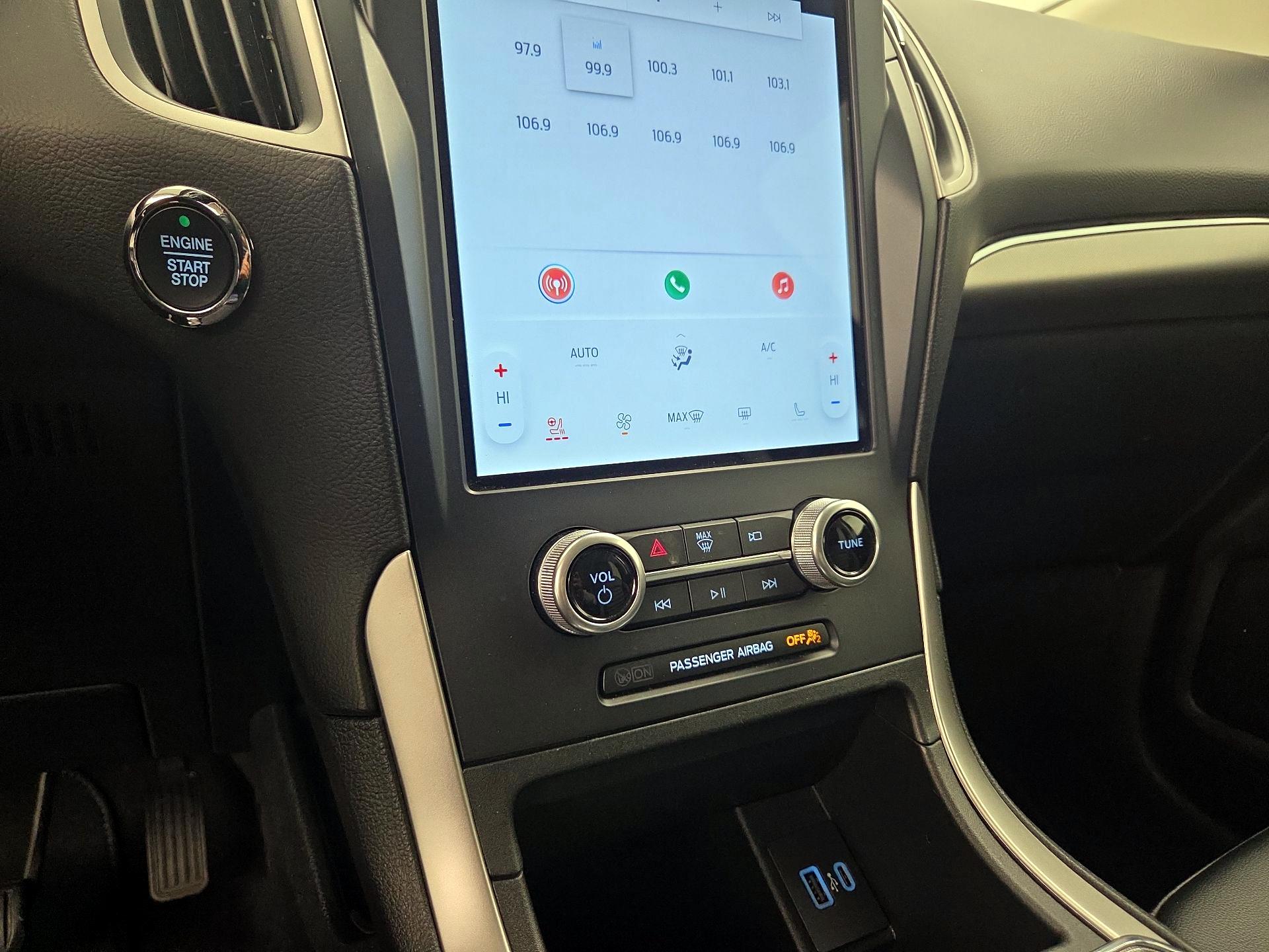 Thumbnail: 2022 Ford Edge - 16