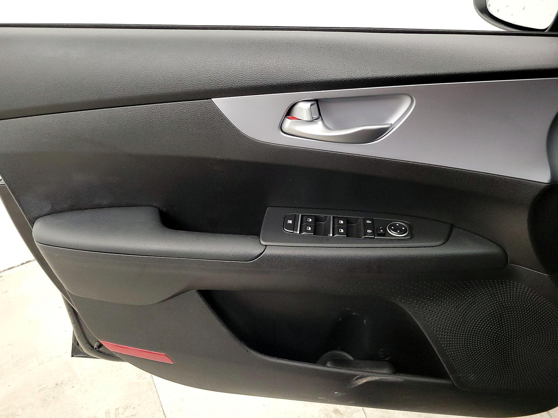 Thumbnail: 2023 Kia Forte - 12