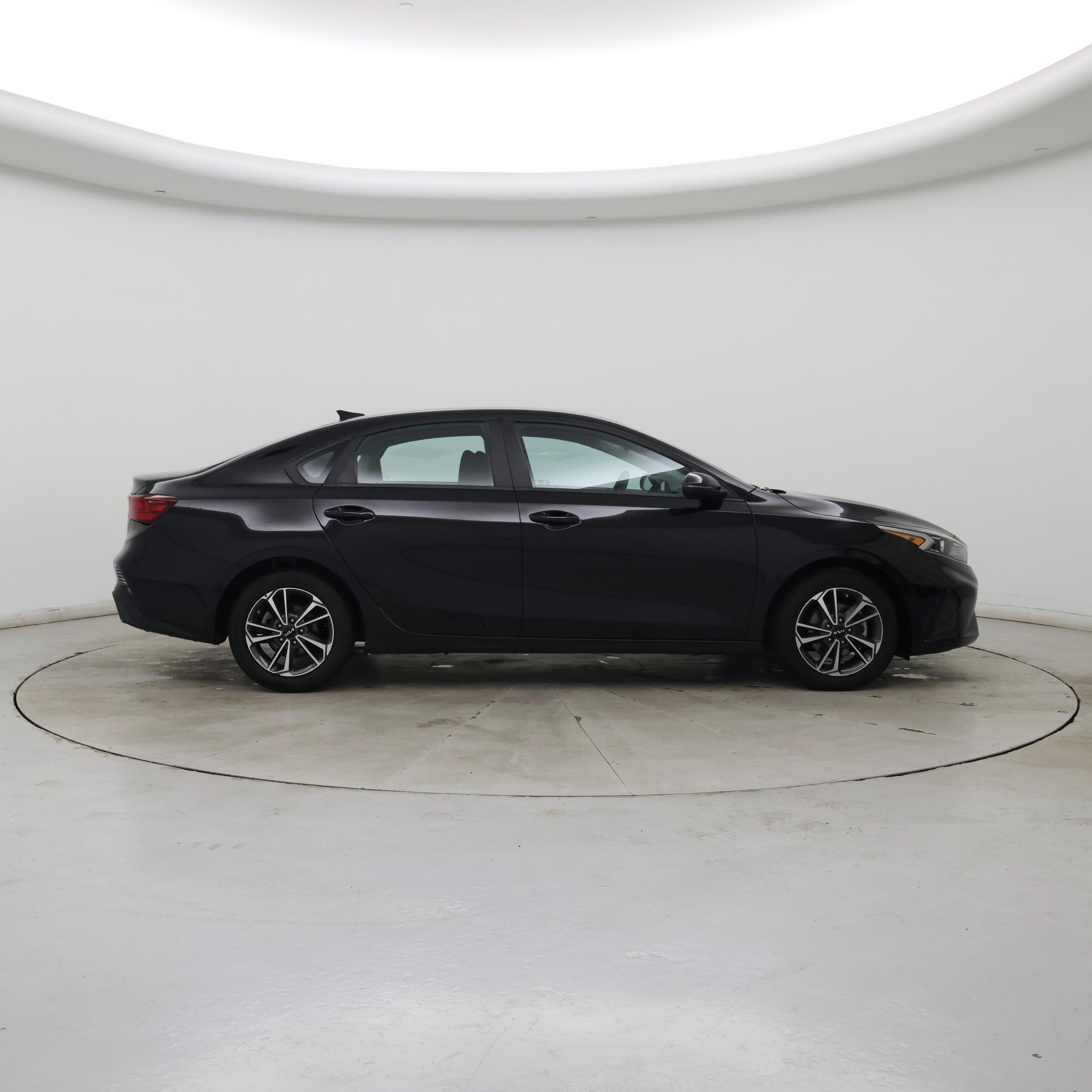 Thumbnail: 2023 Kia Forte - 7