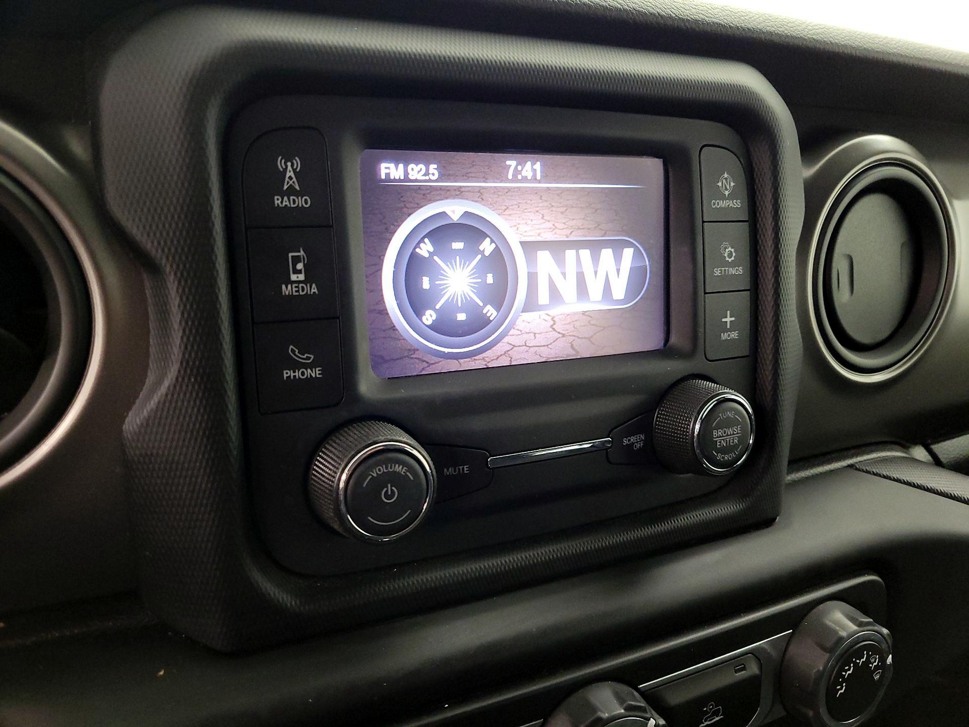 Thumbnail: 2021 Jeep Gladiator - 14