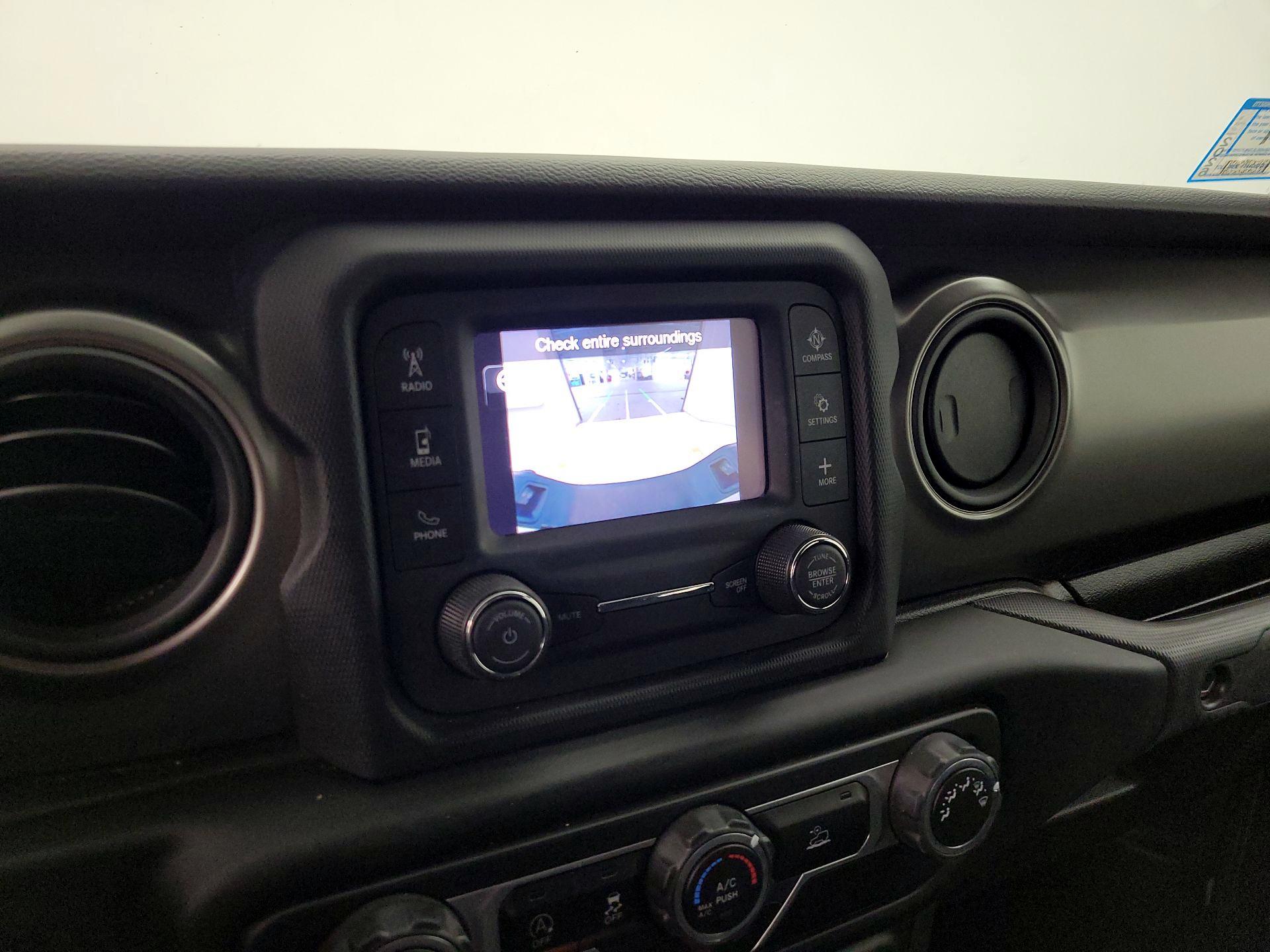 Thumbnail: 2021 Jeep Gladiator - 15