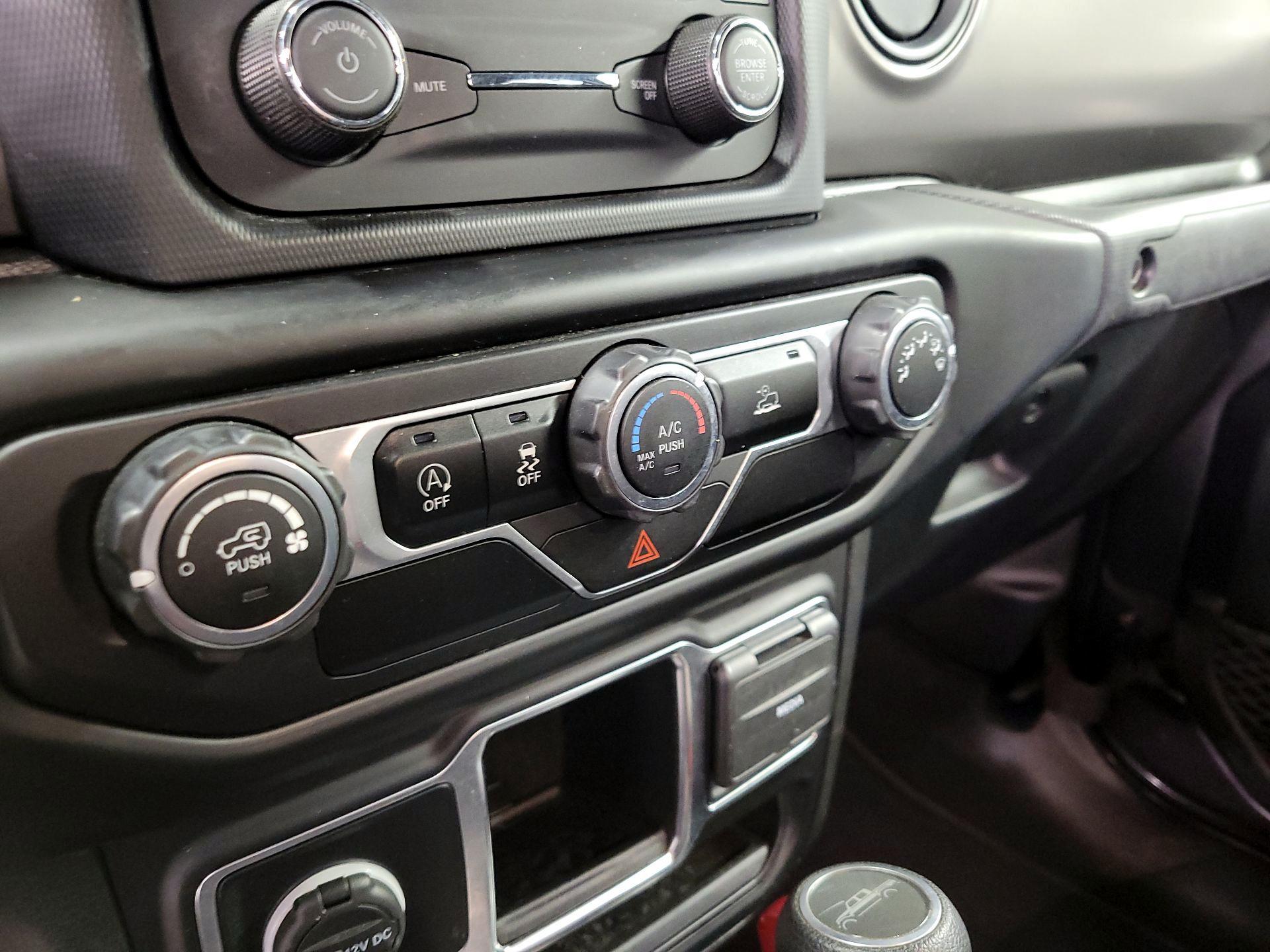 Thumbnail: 2021 Jeep Gladiator - 17