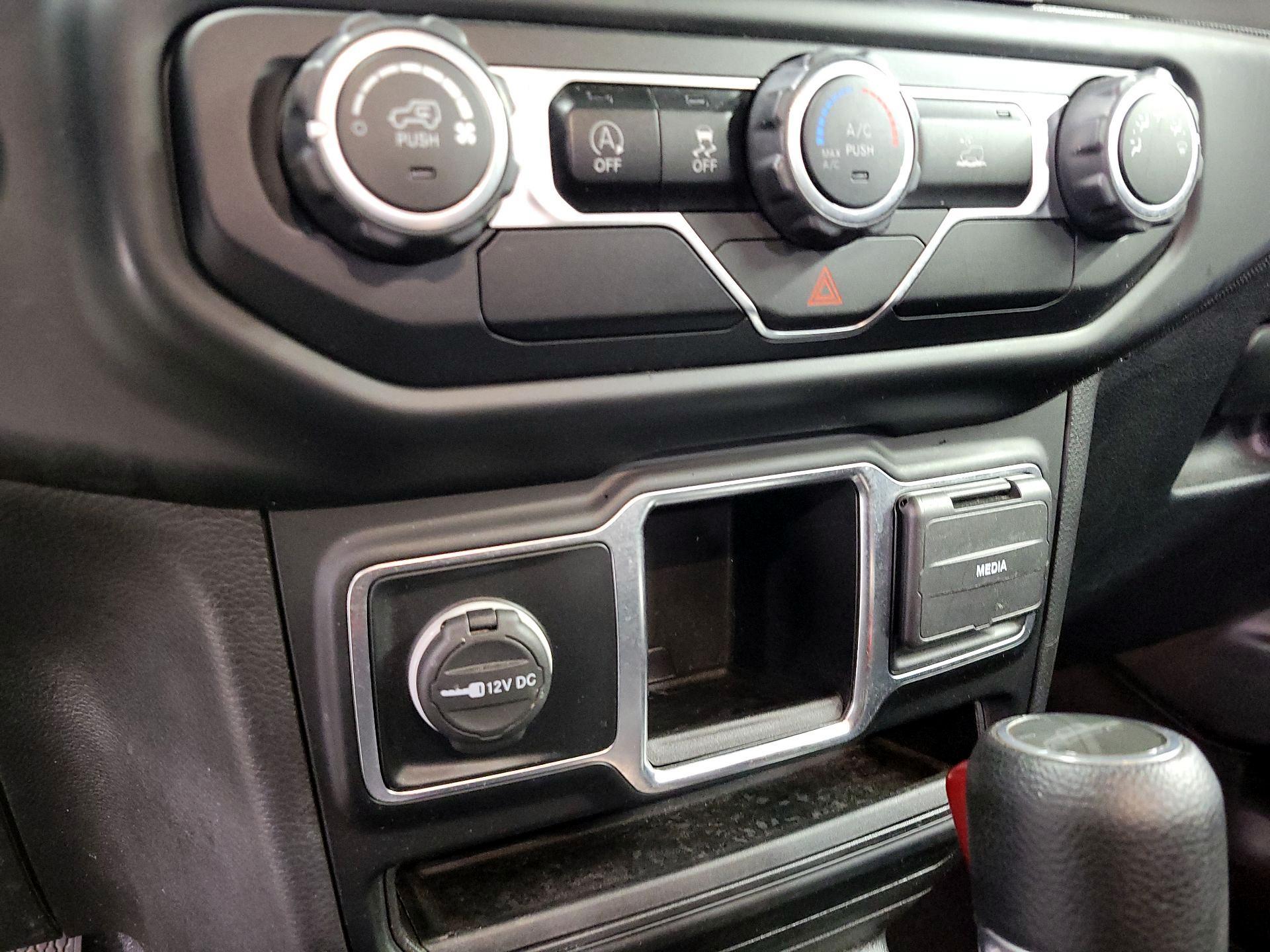 Thumbnail: 2021 Jeep Gladiator - 19