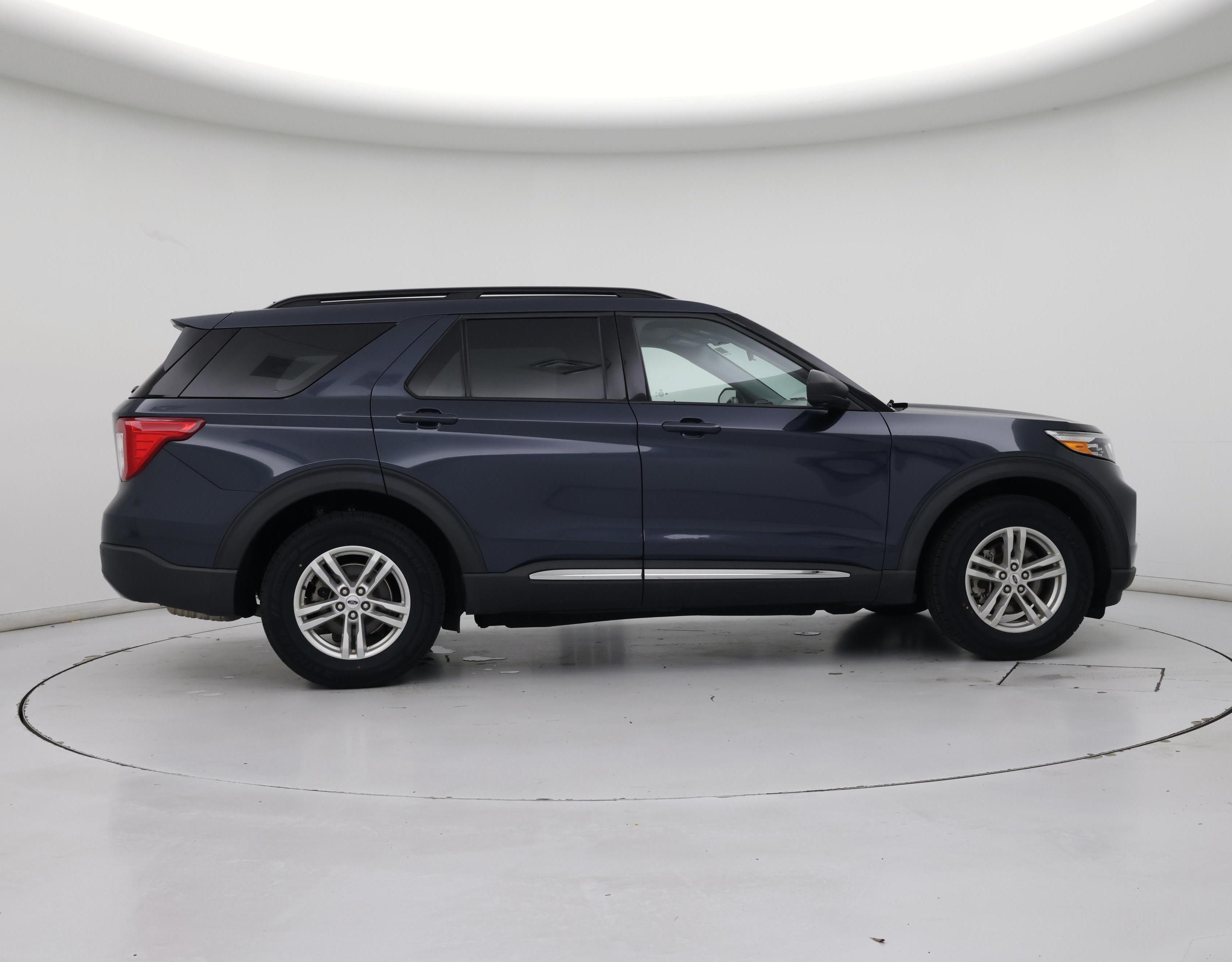 Thumbnail: 2022 Ford Explorer - 7