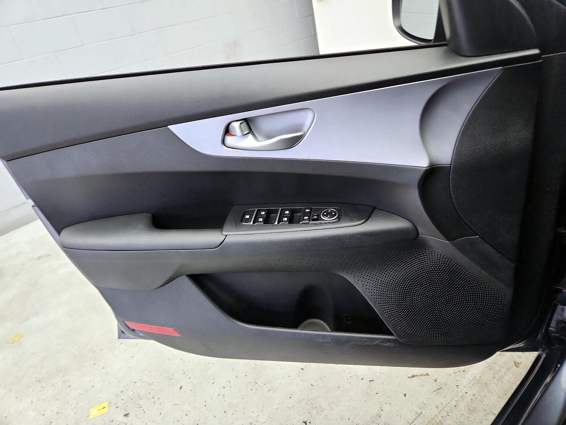 Thumbnail: 2024 Kia Forte - 12