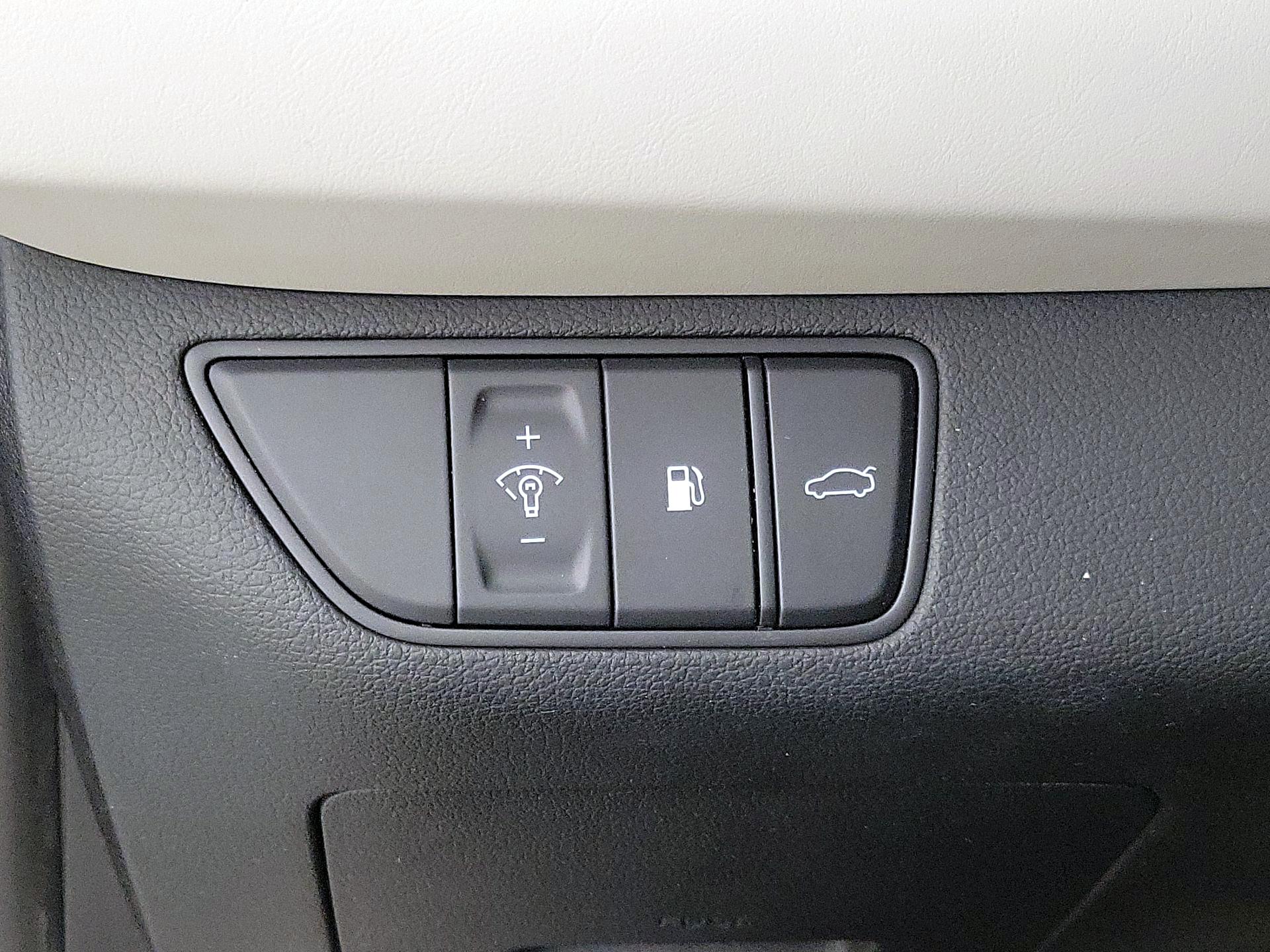 Thumbnail: 2023 Genesis G70 - 13