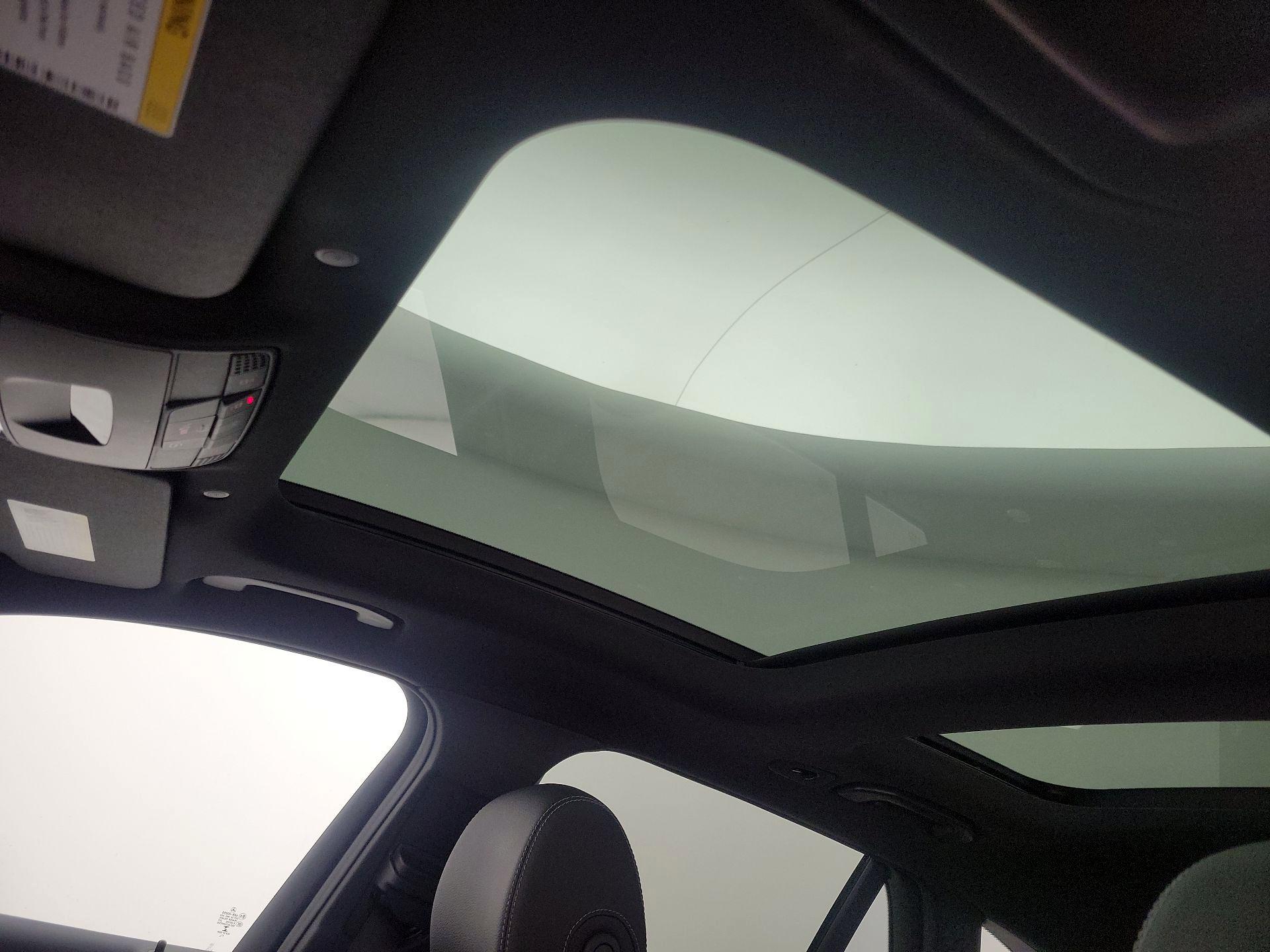 Thumbnail: 2022 Mercedes-Benz GLC - 20