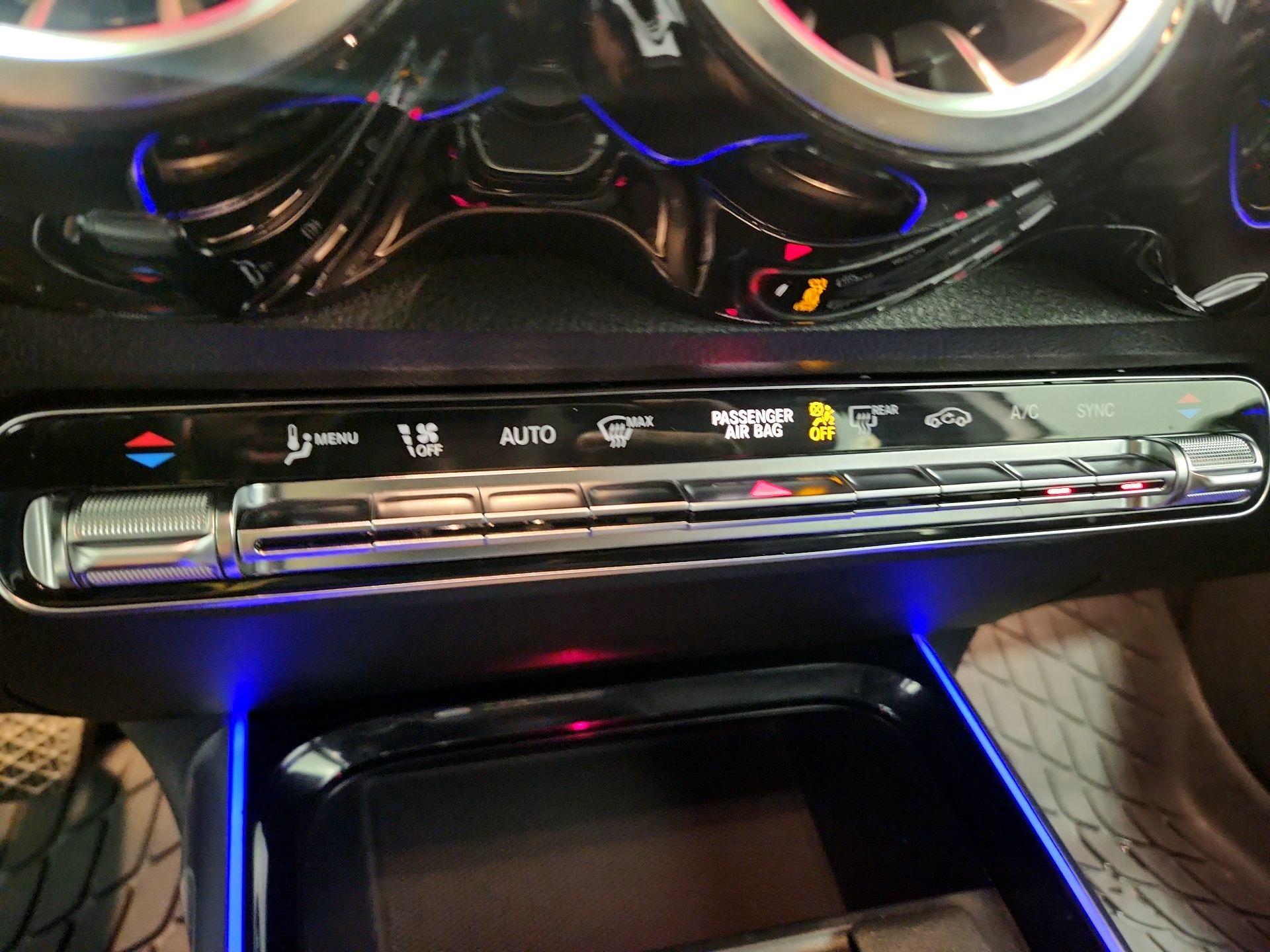 Thumbnail: 2021 Mercedes-Benz GLB - 16