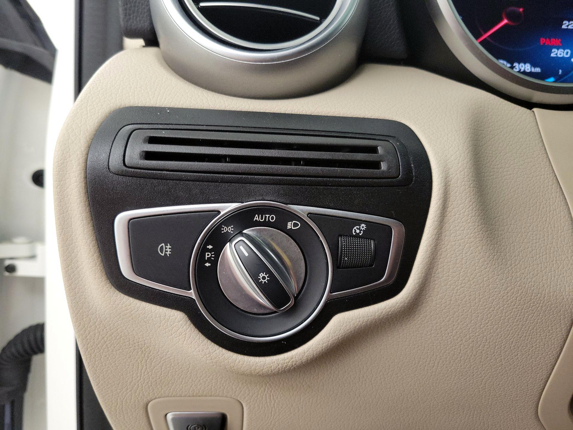 Thumbnail: 2022 Mercedes-Benz GLC - 13