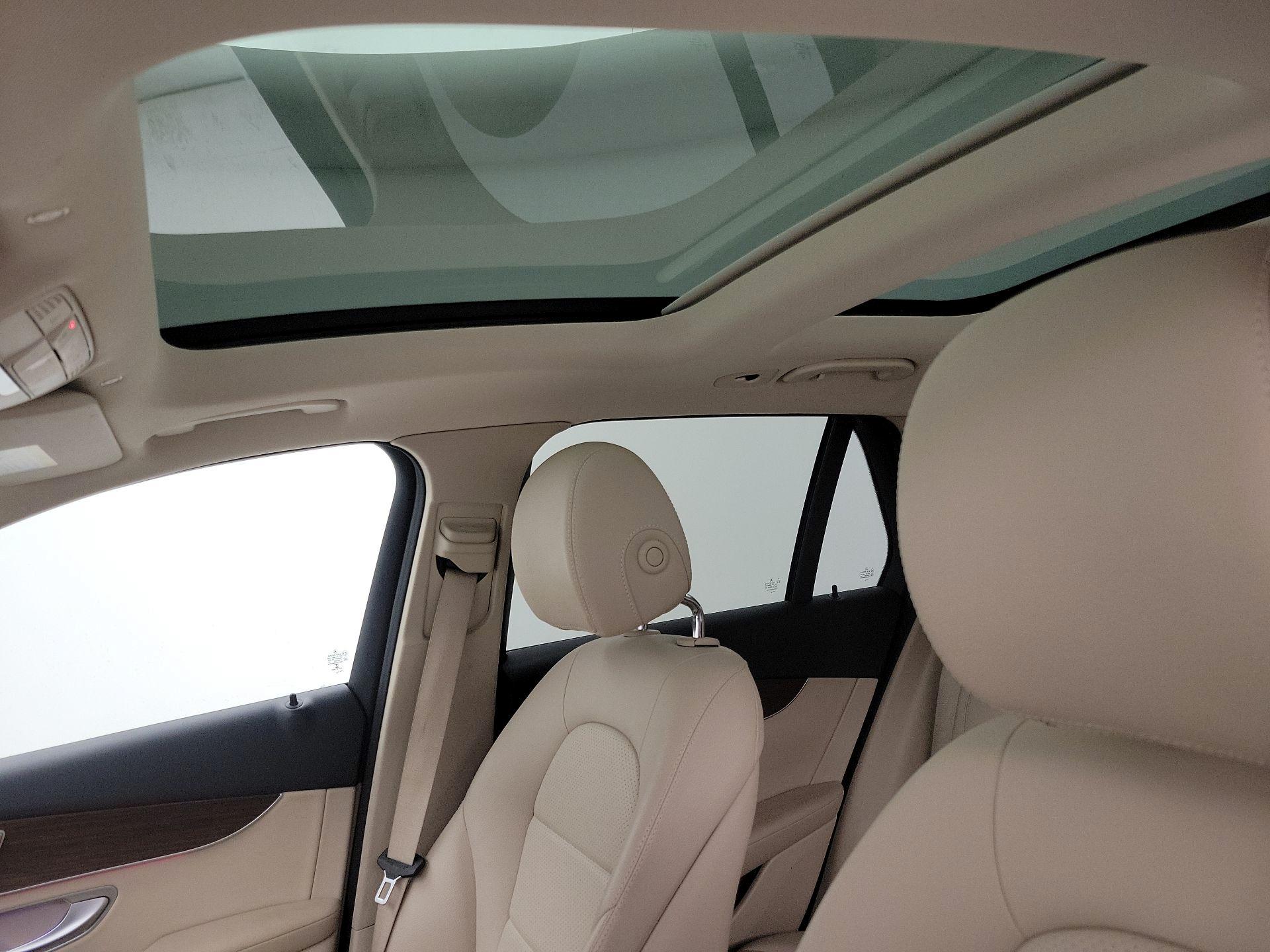 Thumbnail: 2022 Mercedes-Benz GLC - 19