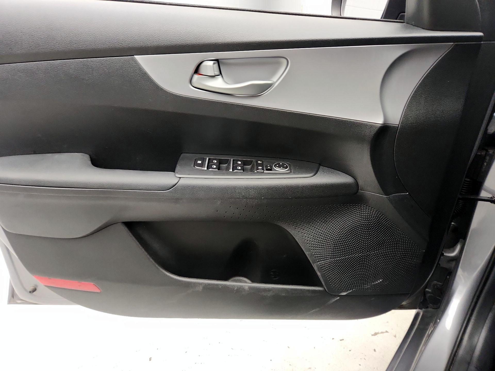 Thumbnail: 2024 Kia Forte - 12