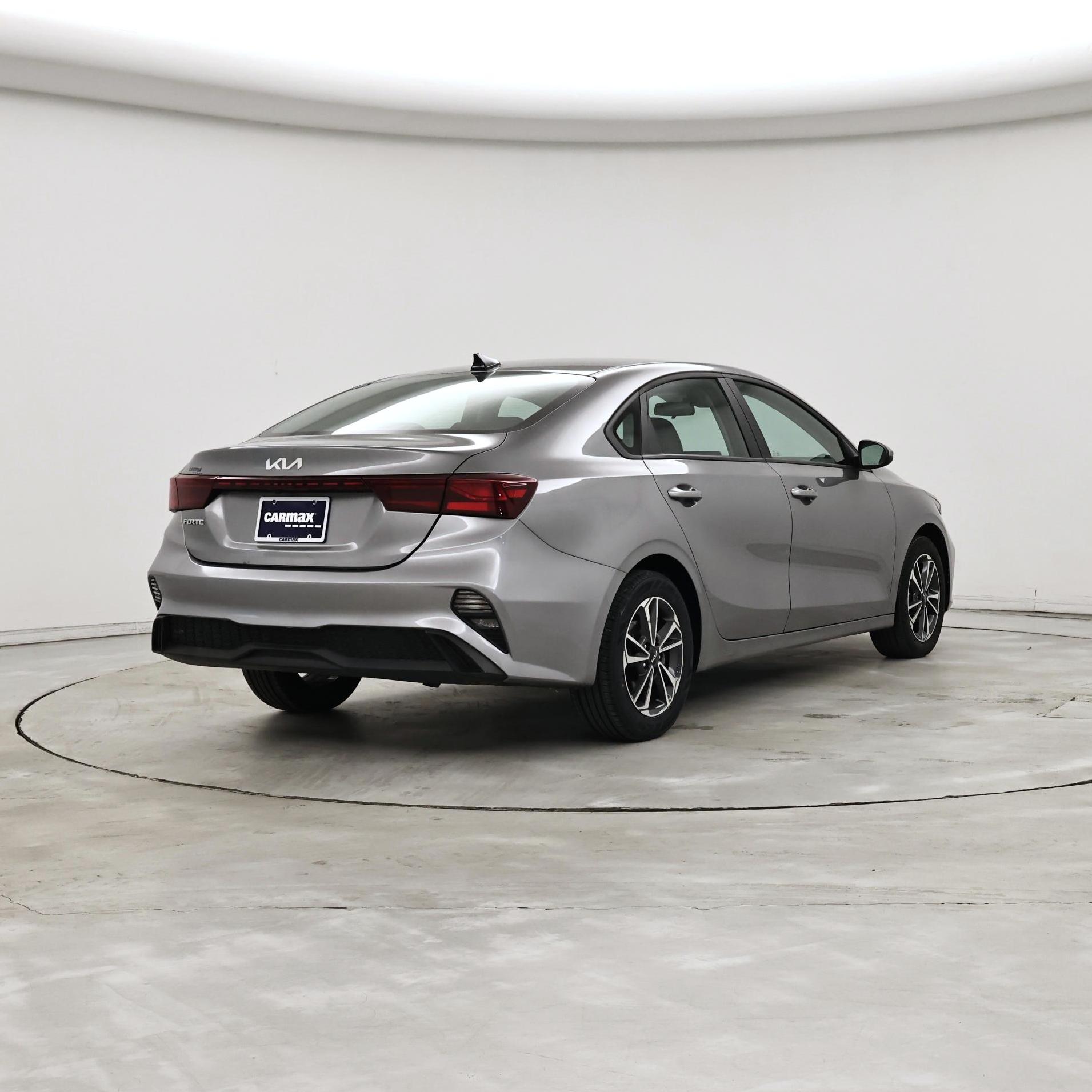 Thumbnail: 2024 Kia Forte - 8