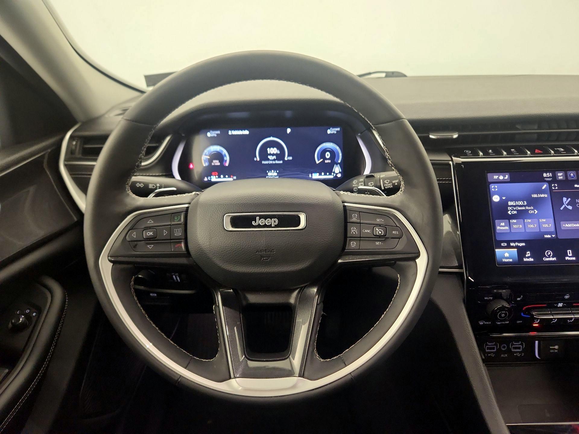 Thumbnail: 2023 Jeep Grand Cherokee - 10