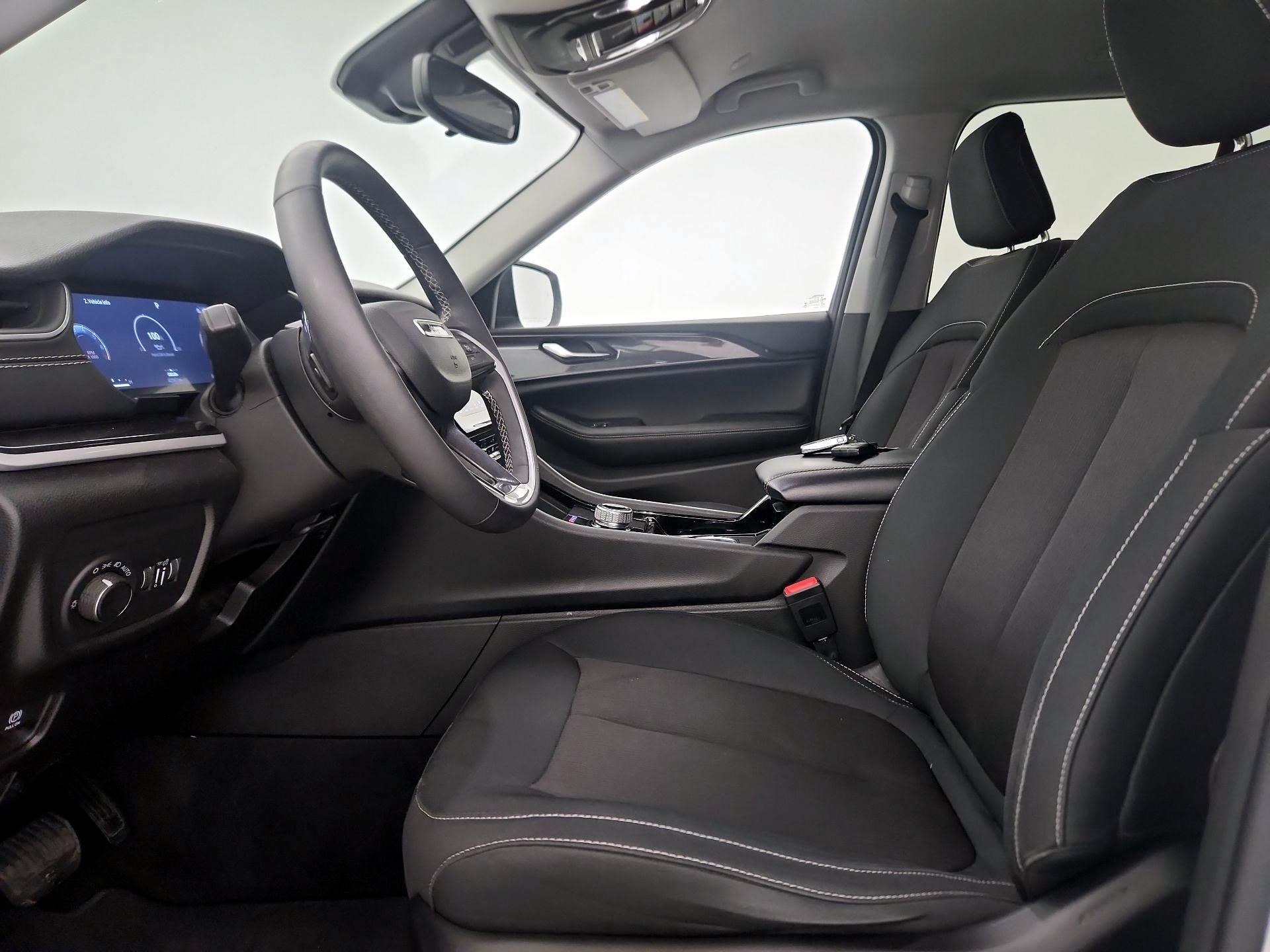 Thumbnail: 2023 Jeep Grand Cherokee - 11