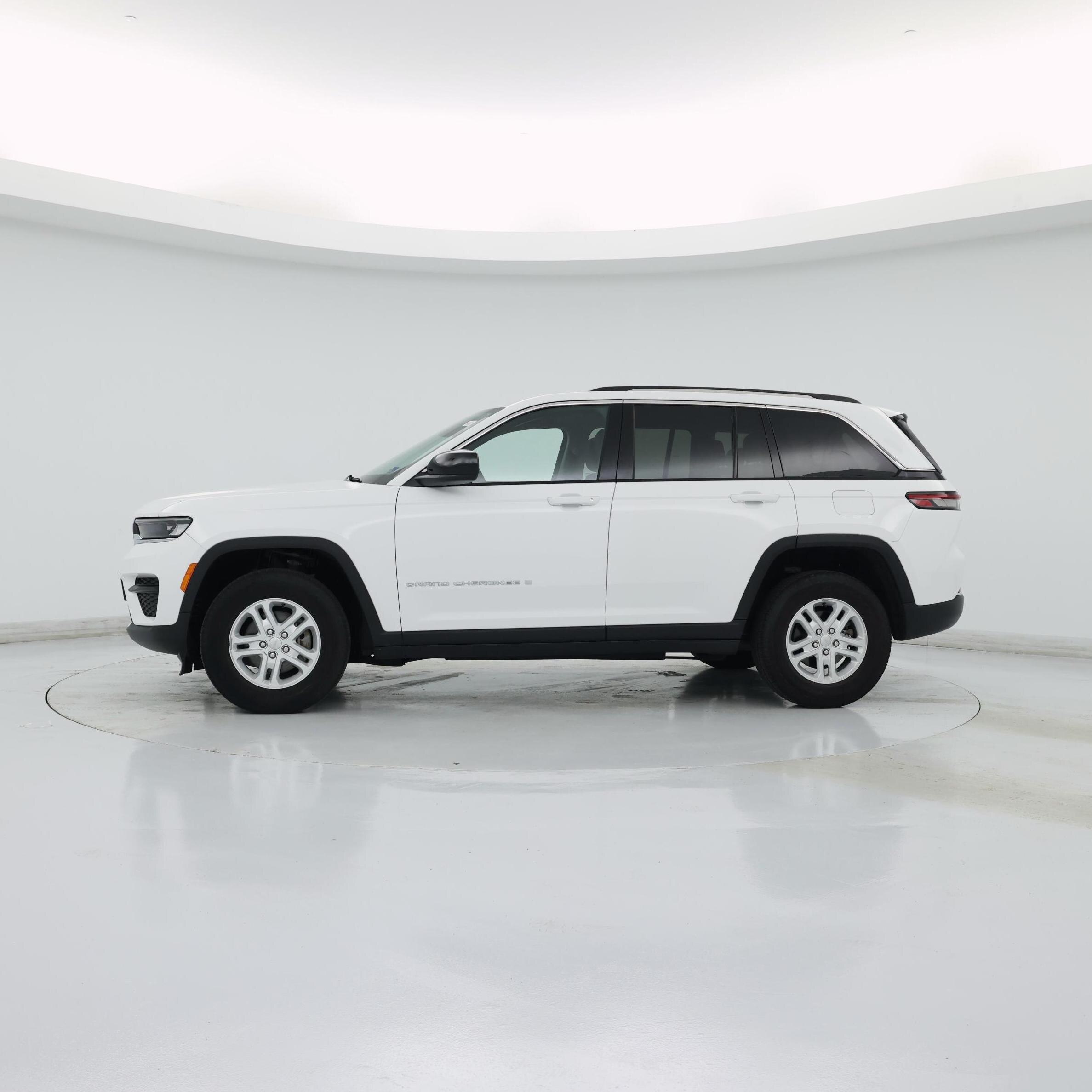 Thumbnail: 2023 Jeep Grand Cherokee - 3