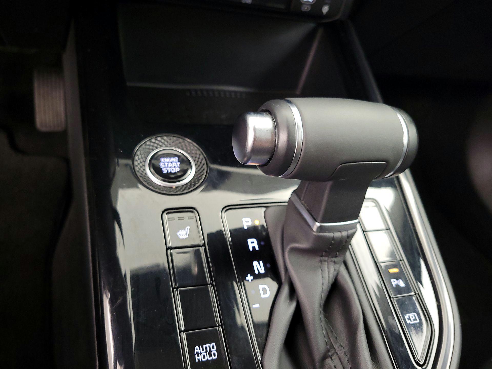 Thumbnail: 2023 Kia Niro - 18