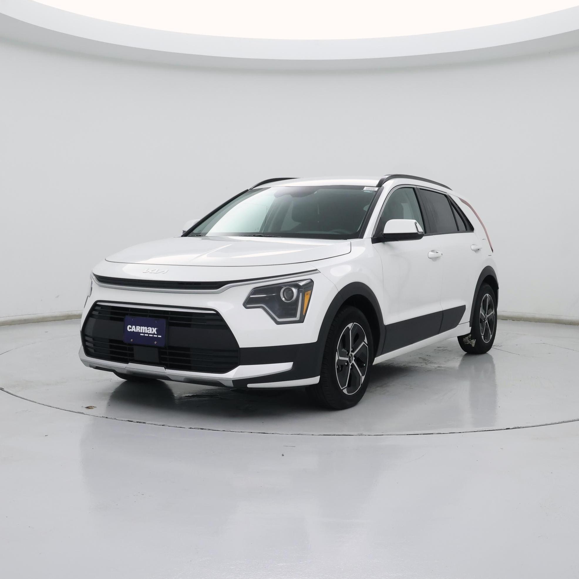 Thumbnail: 2023 Kia Niro - 4