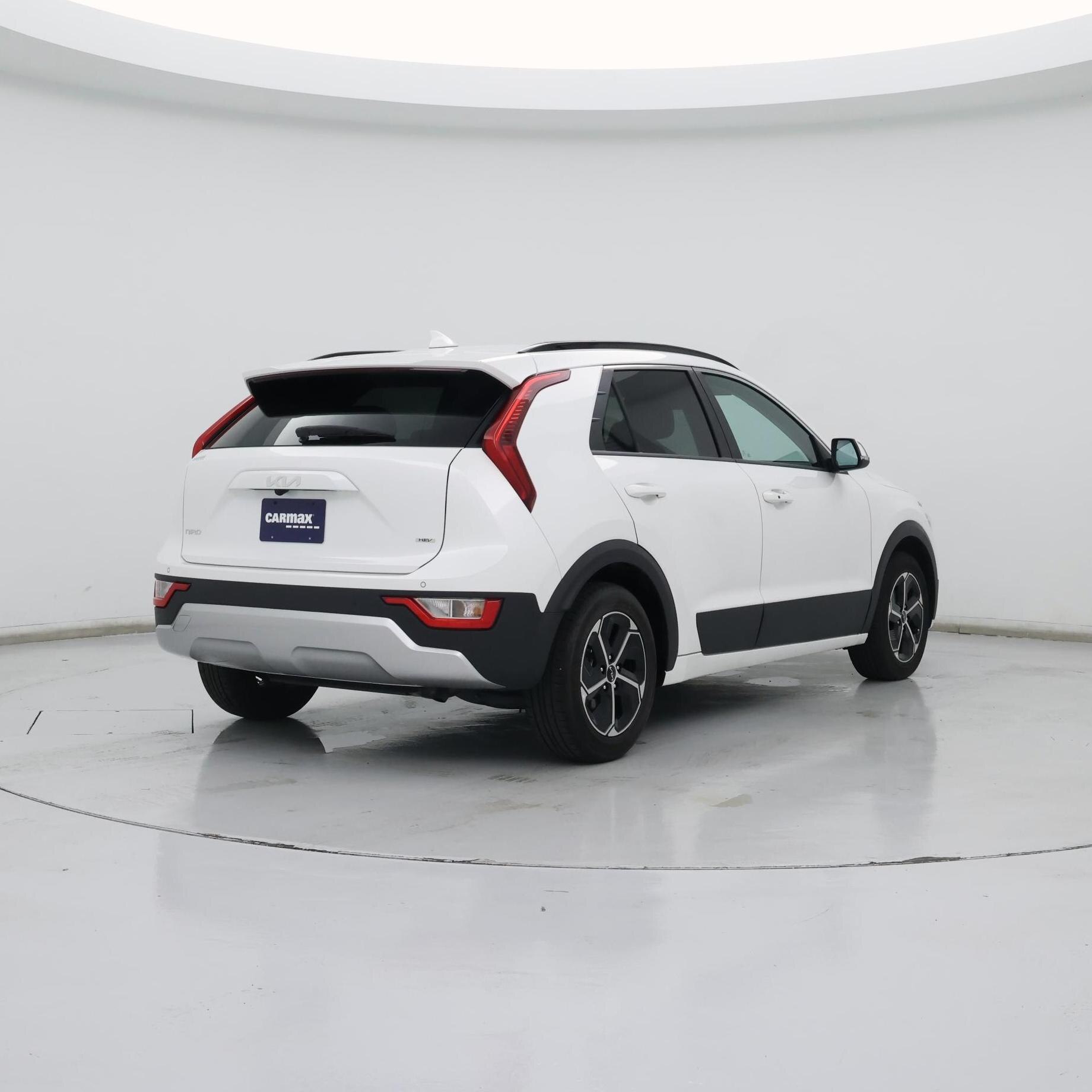 Thumbnail: 2023 Kia Niro - 8