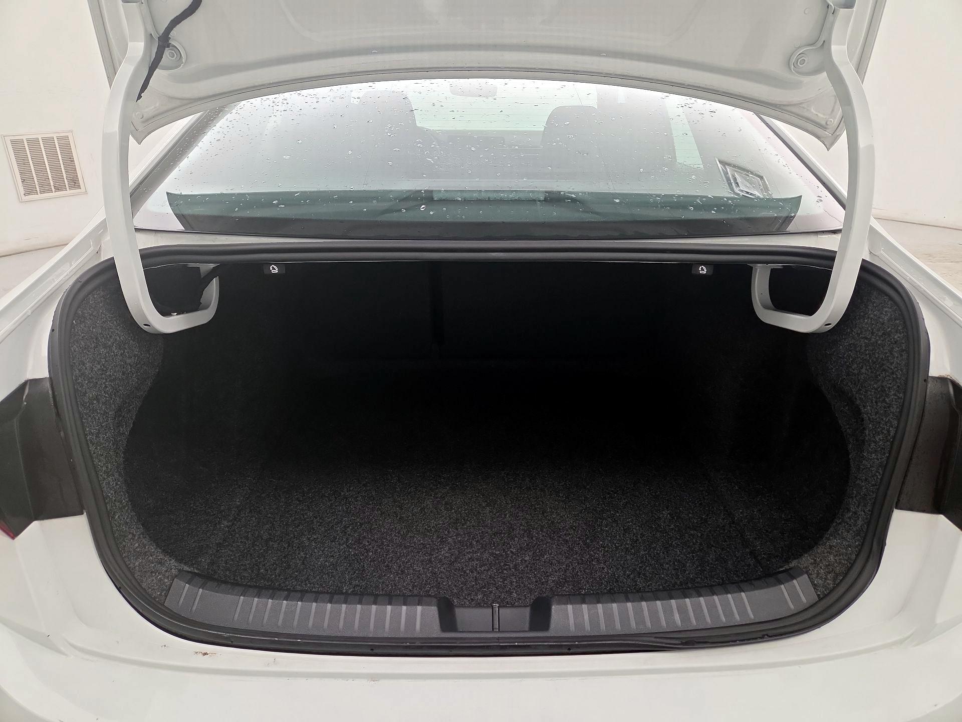 Thumbnail: 2025 Volkswagen Jetta - 20