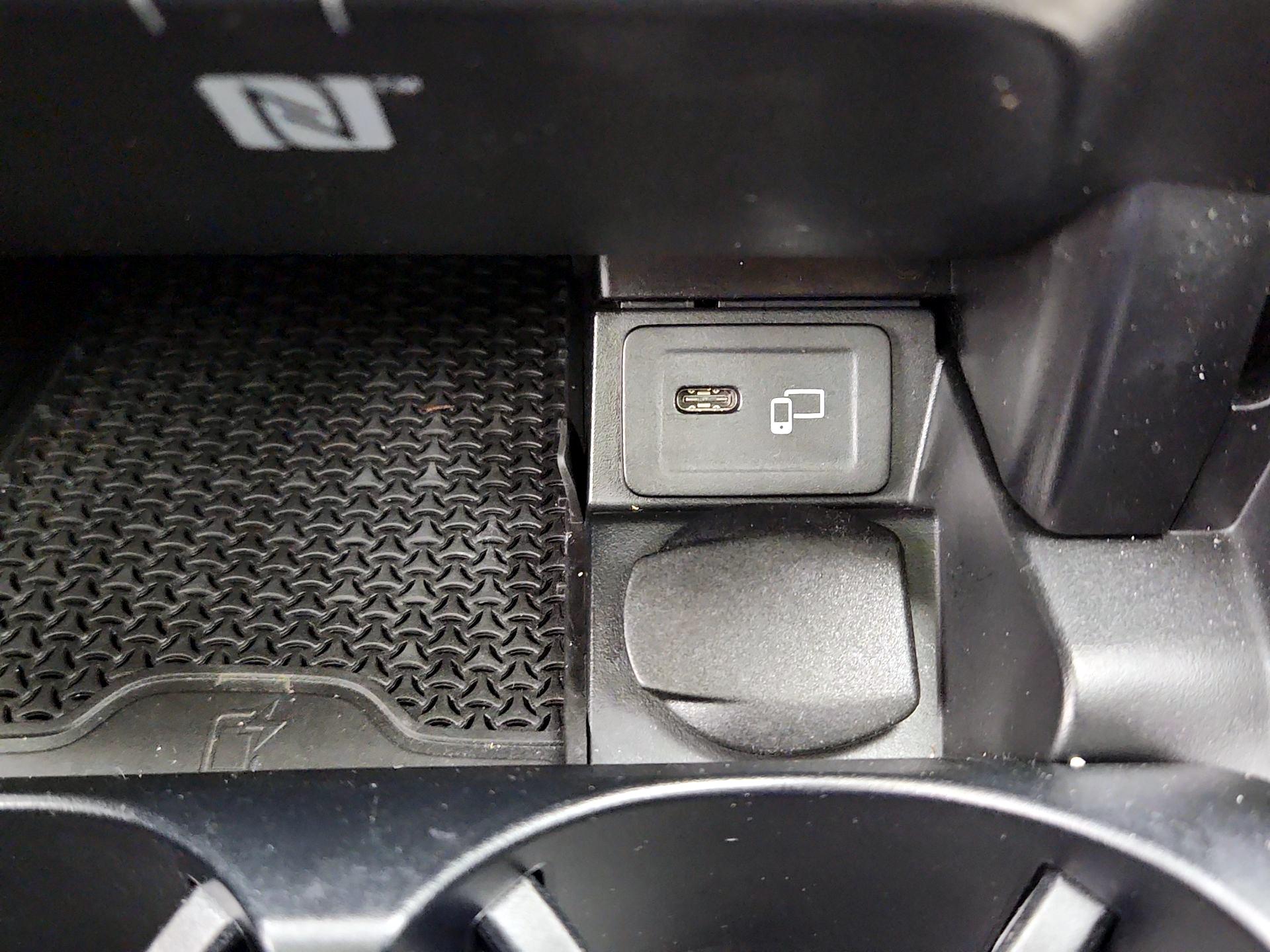 Thumbnail: 2022 Mercedes-Benz E-Class - 19