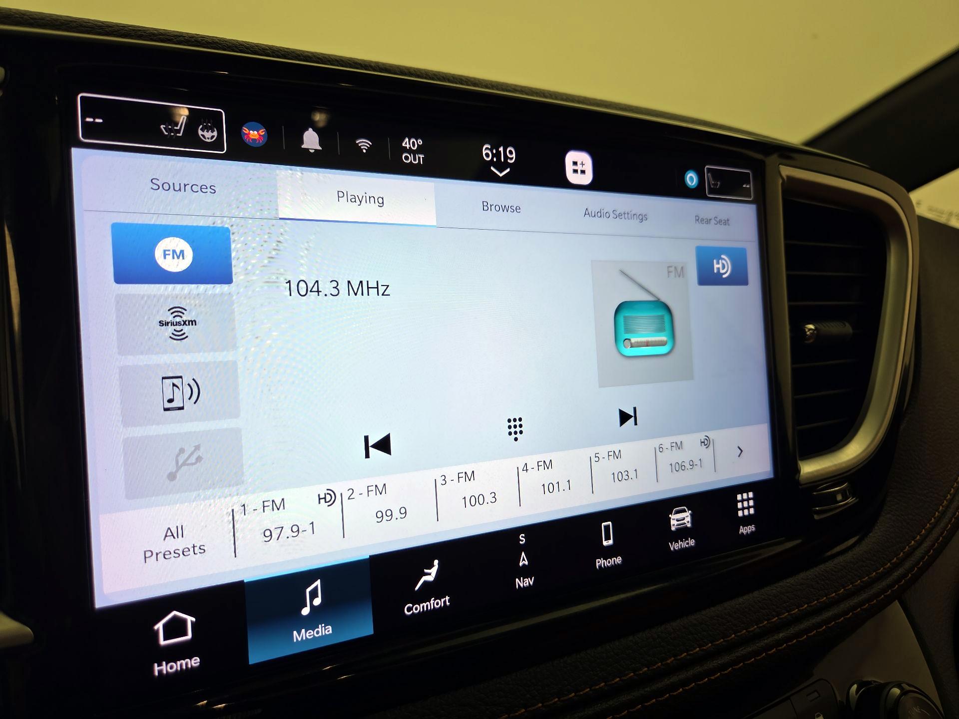 Thumbnail: 2023 Chrysler Pacifica - 16