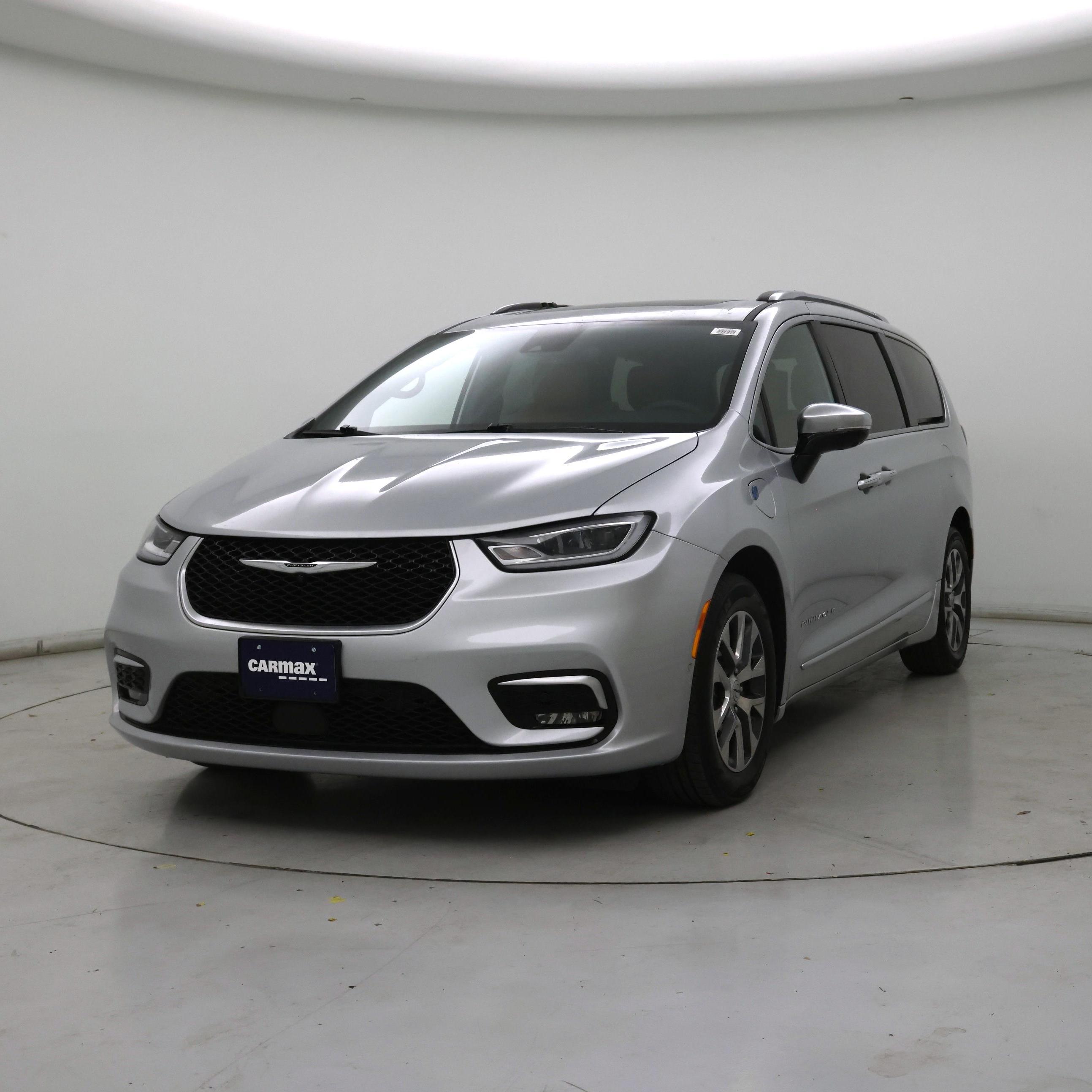 Thumbnail: 2023 Chrysler Pacifica - 4